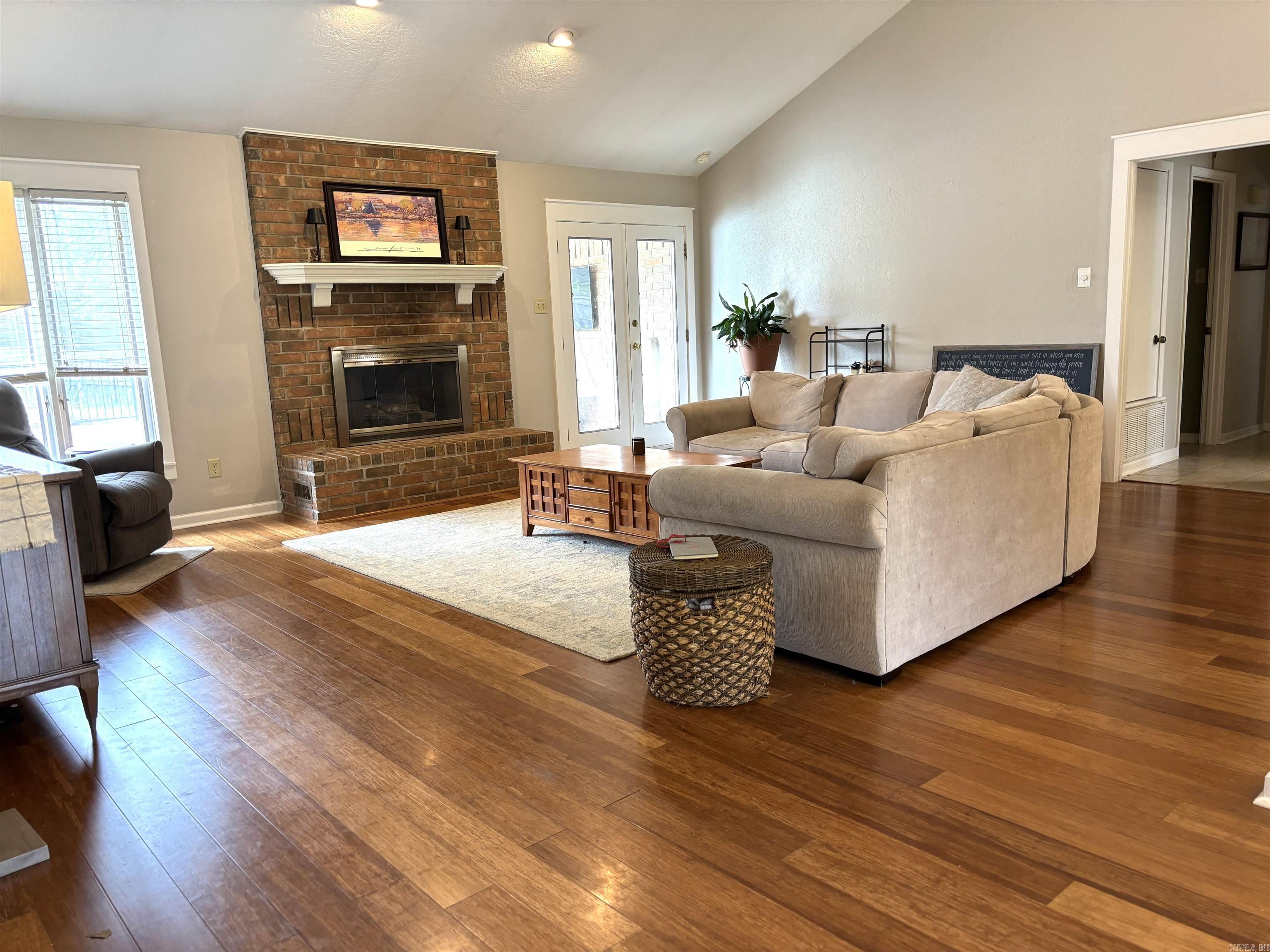 WELLINGTON POINTE - Residential