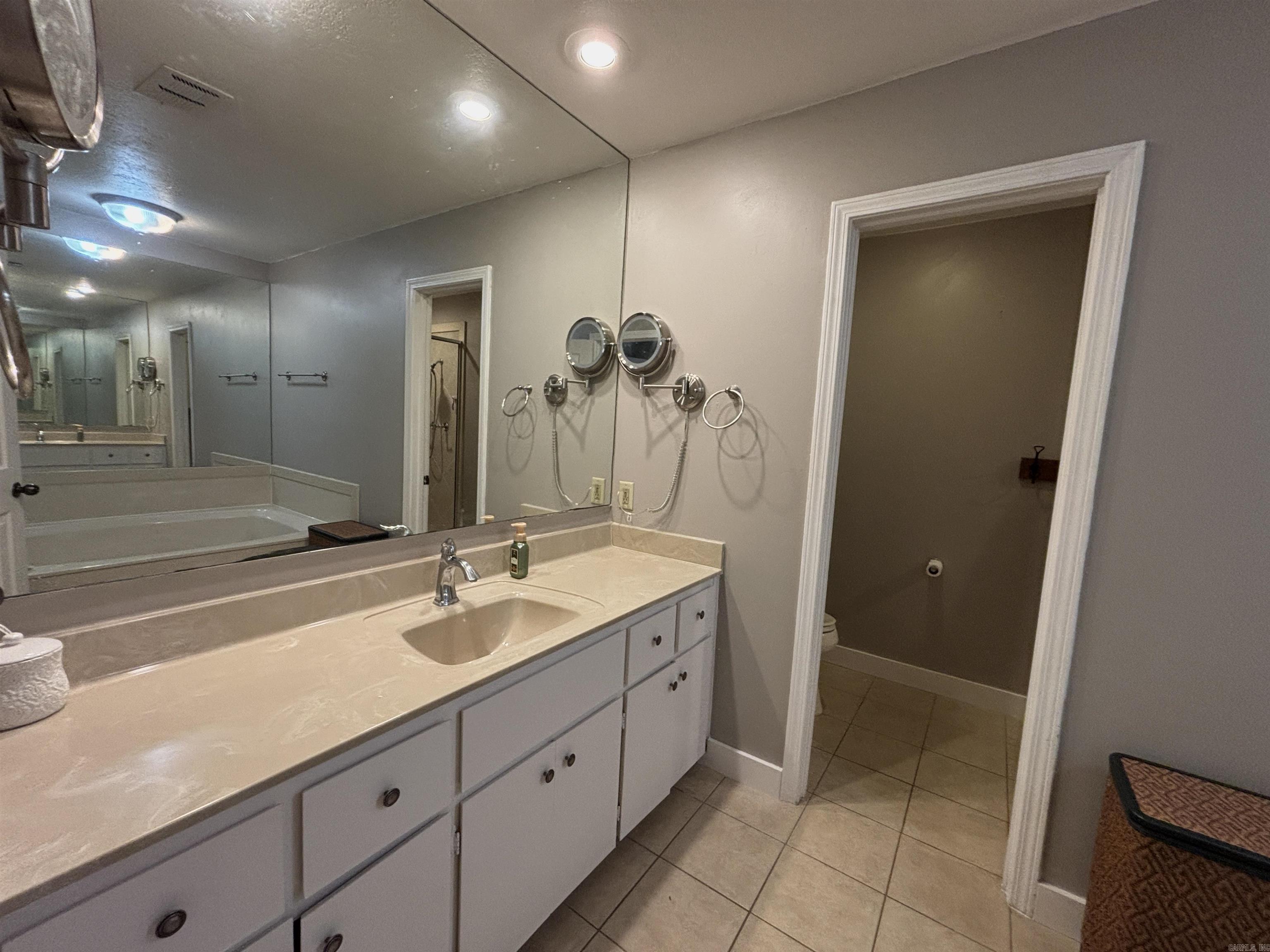 WELLINGTON POINTE - Residential