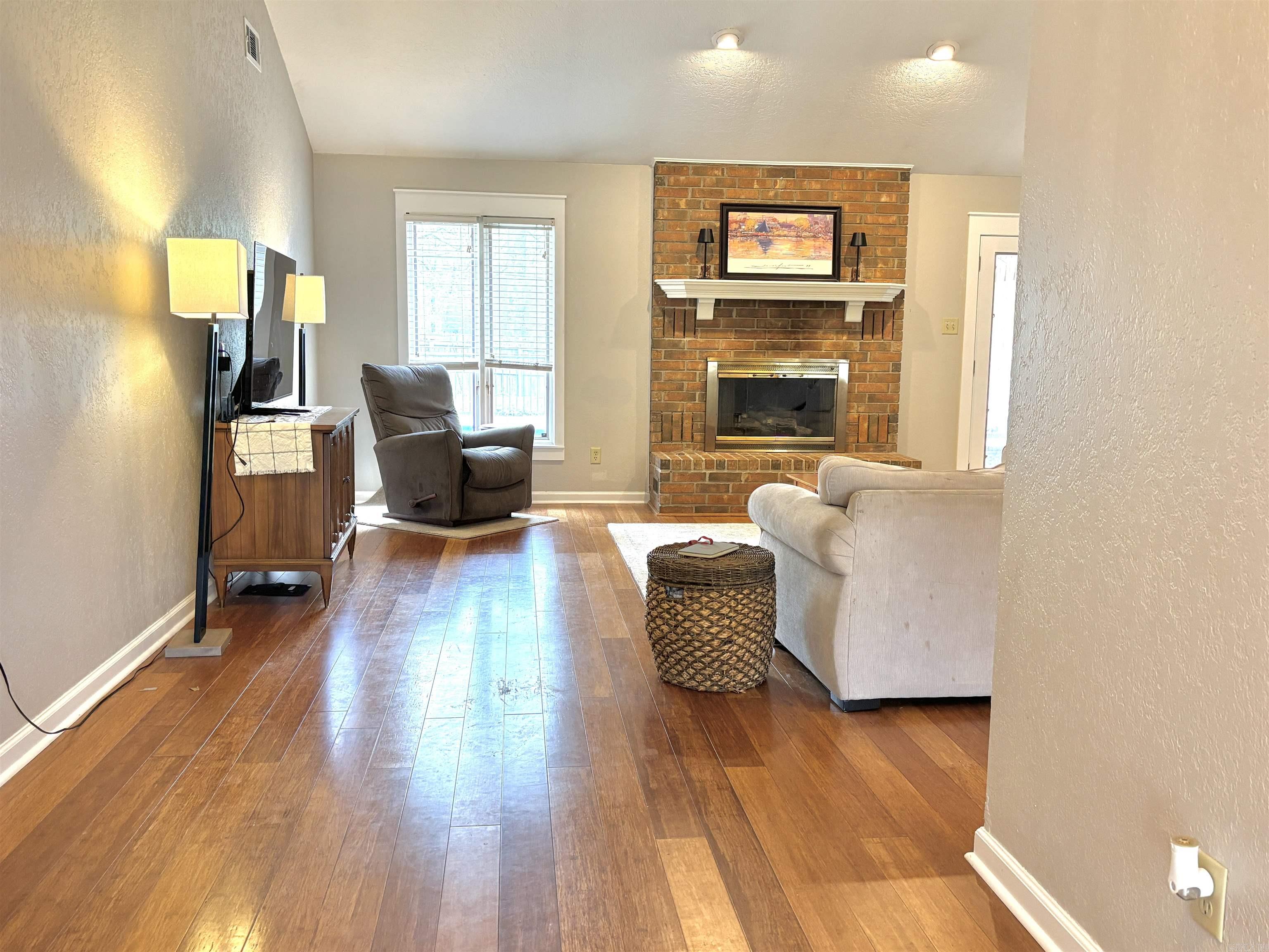 WELLINGTON POINTE - Residential