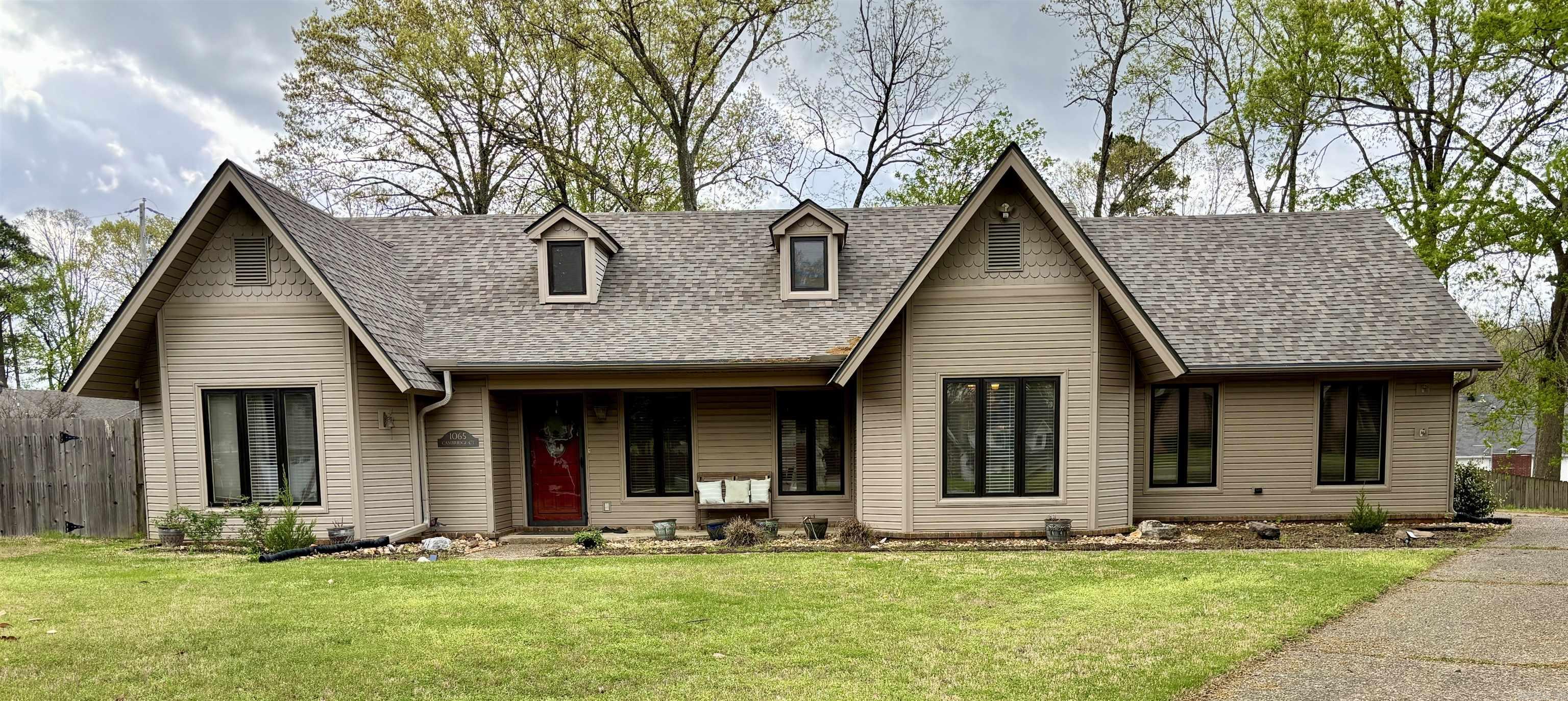 WELLINGTON POINTE - Residential