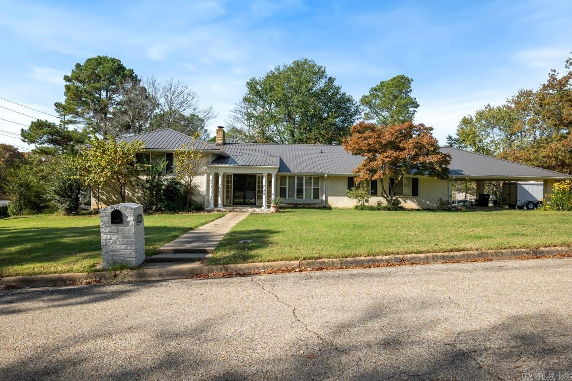 Move in ready, 4 bed, 4 bath home located on 2 large lots south of the bypass in Jonesboro. This home has been tastefully redone to accommodate comfortable living. Features include a fireplace, large deck space, workshop, and quartz countertops in the updated kitchen.