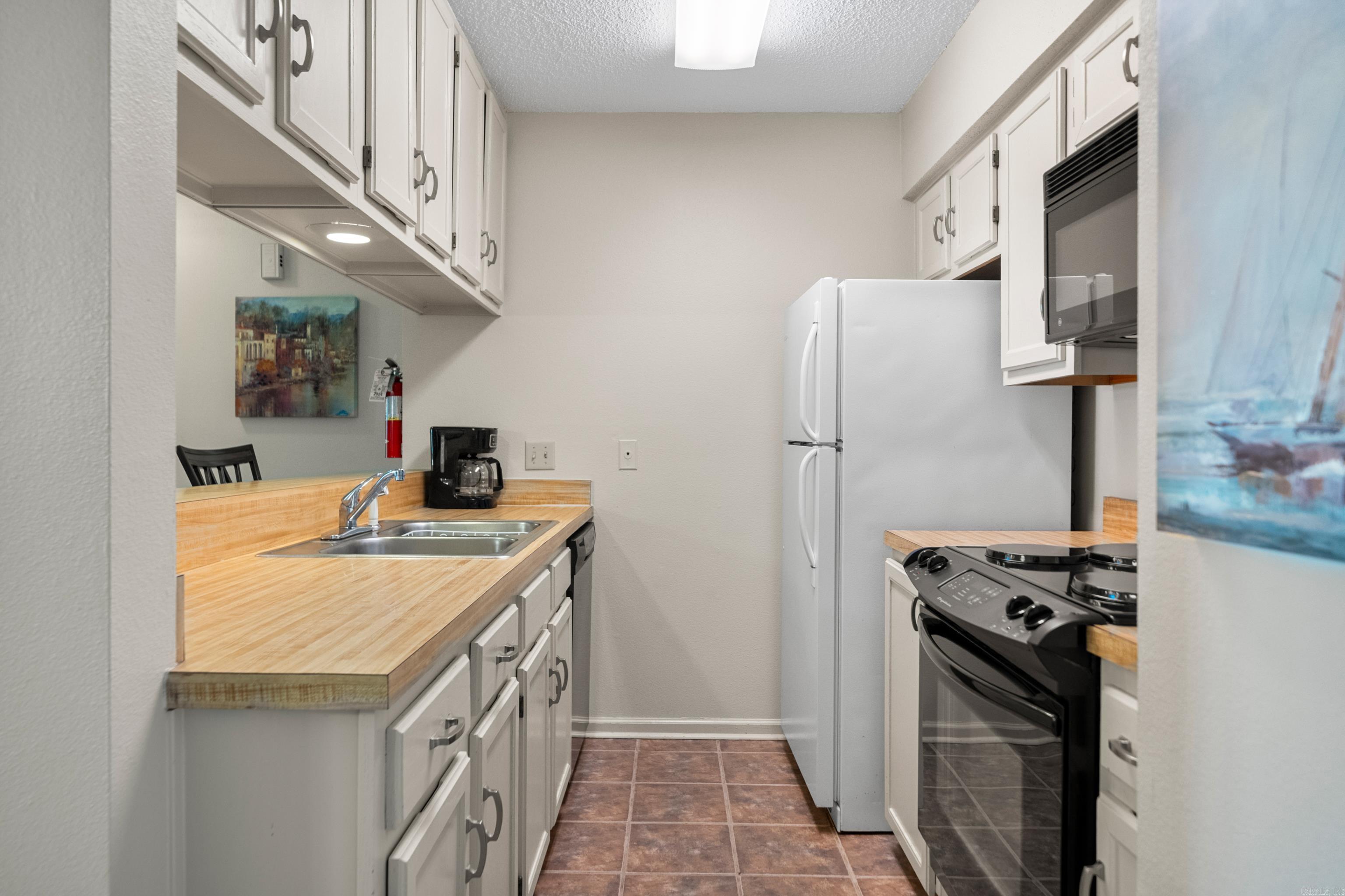 EMERALD ISLE HPR - Residential