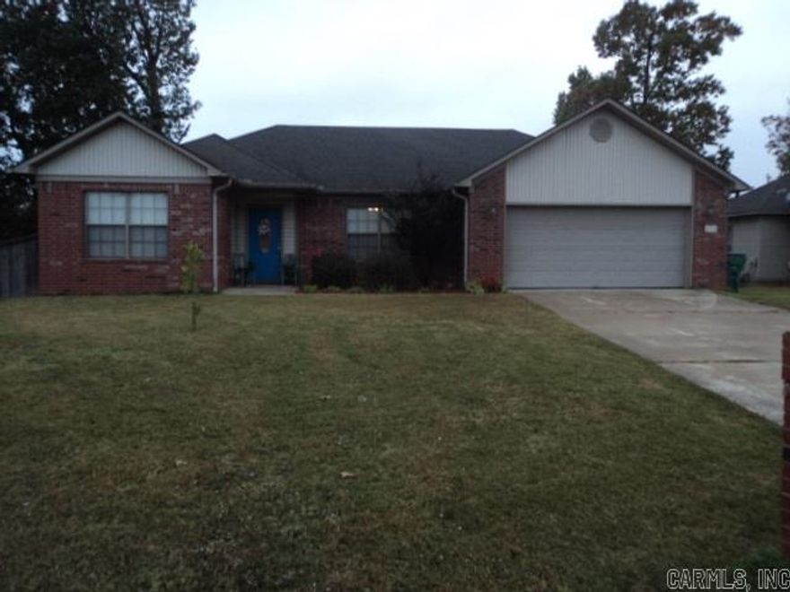 Well maintained 4 bedrooms, 2 bathrooms with split floor plan, master has double vanity, large walk-in closet, separated jetted tub & shower. Kitchen has lots of cabinets plus pantry, granite counter tops, mosaic tile back splash & stainless appliances. Living room has double trey ceilings, single trey ceiling in master bed, corner fireplace. Park like fully fenced backyard with awesome view of the city park and pond, and a large deck for grilling.