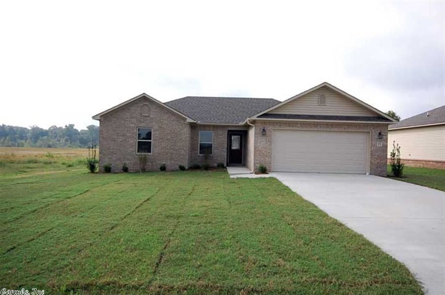 New, Mill Creek Acres, over a 1/4 of an acre,(0.28) custom features throughout,crown molding,tumbled stone back splash,kitchen pantry,under cabinet task lighting, ceramic floors in all wet areas,GE appliances throughout,kitchen offers an island W/plenty of storage.Master has luxurious bathroom,double cultured marble vanity,large walk in closet W/ built in shelving.Exterior will be sodded & landscaped, home includes ceiling fans in all rooms,deceorative ceiling fan medallions, 1year builder warranty