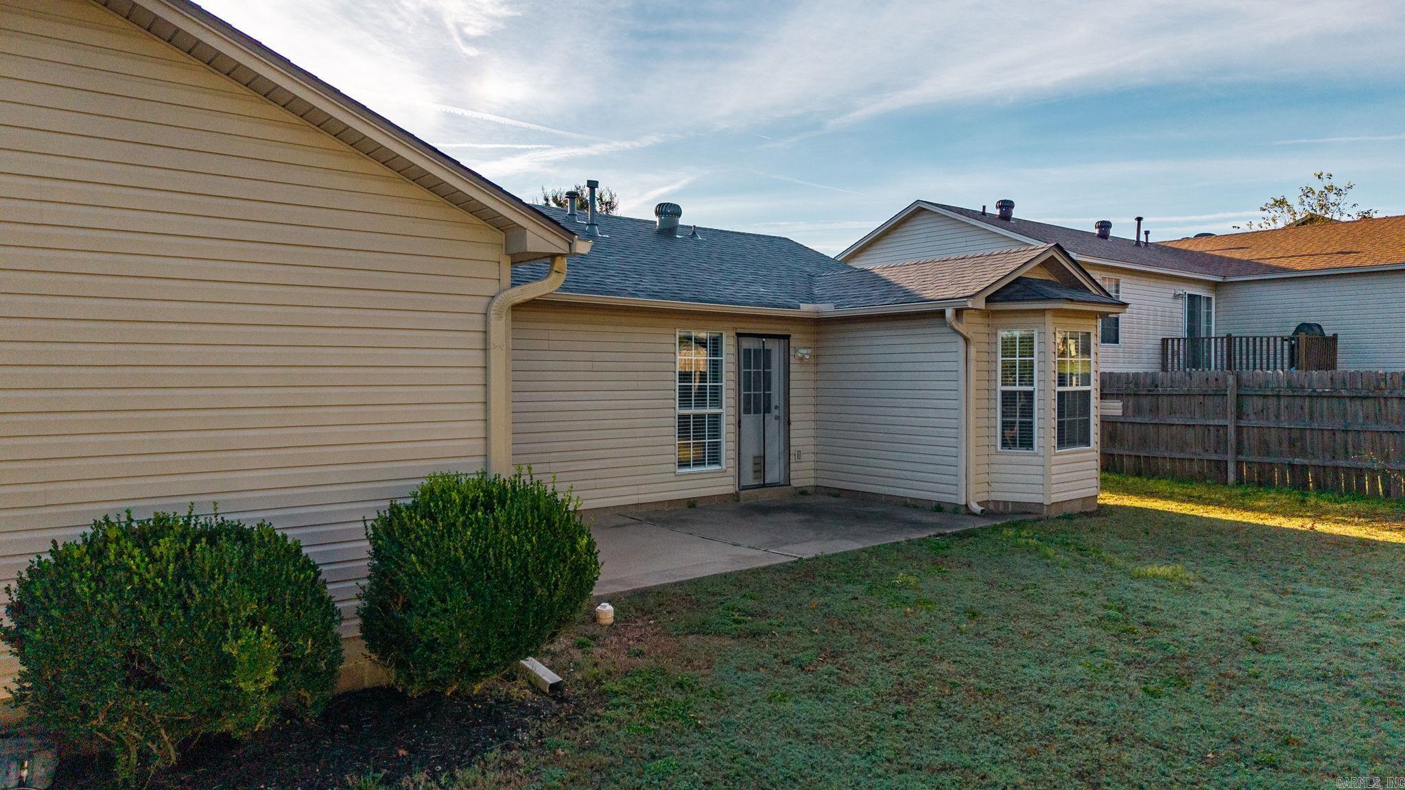 Meadow Ridge Loop - Residential Lease