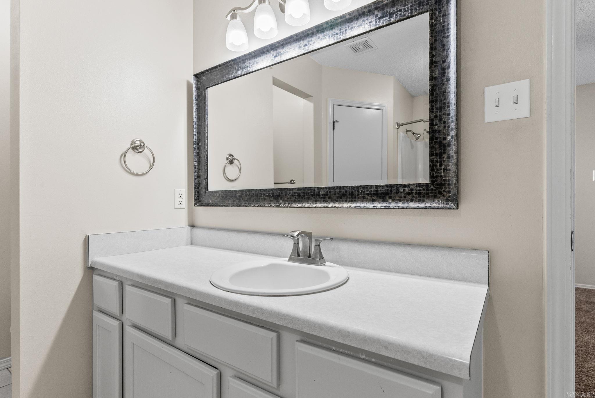 Meadow Ridge Loop - Residential Lease