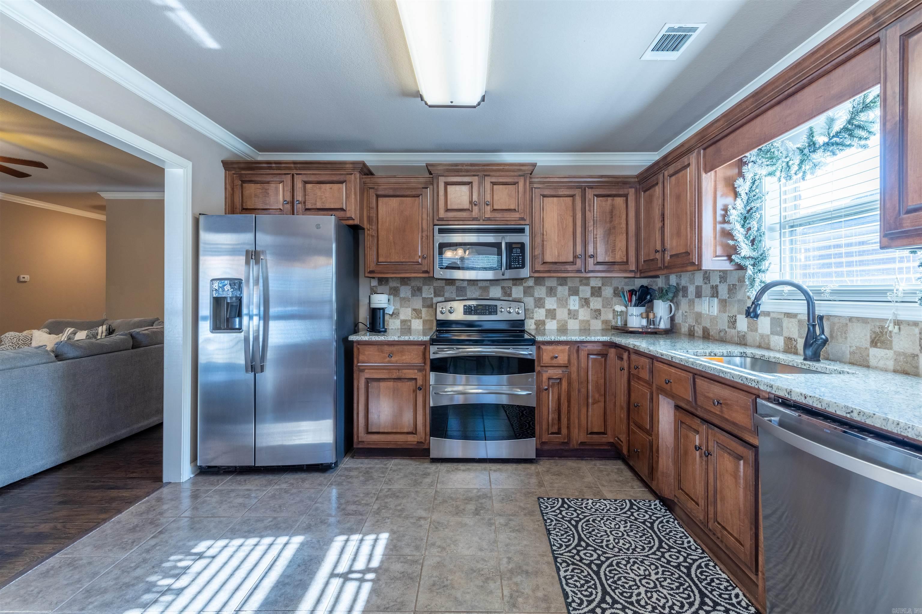 CROSS CREEK - Residential