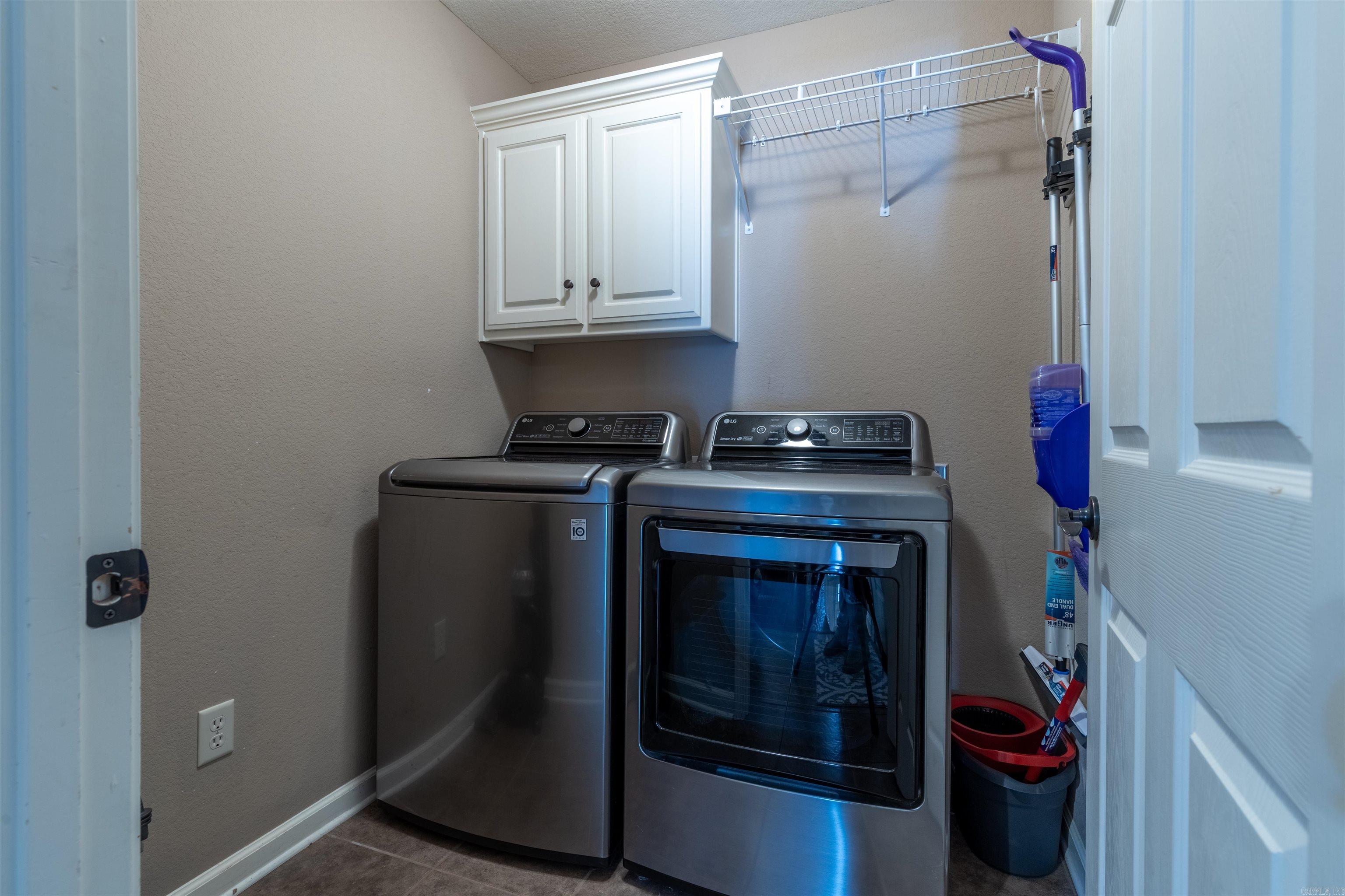 CROSS CREEK - Residential