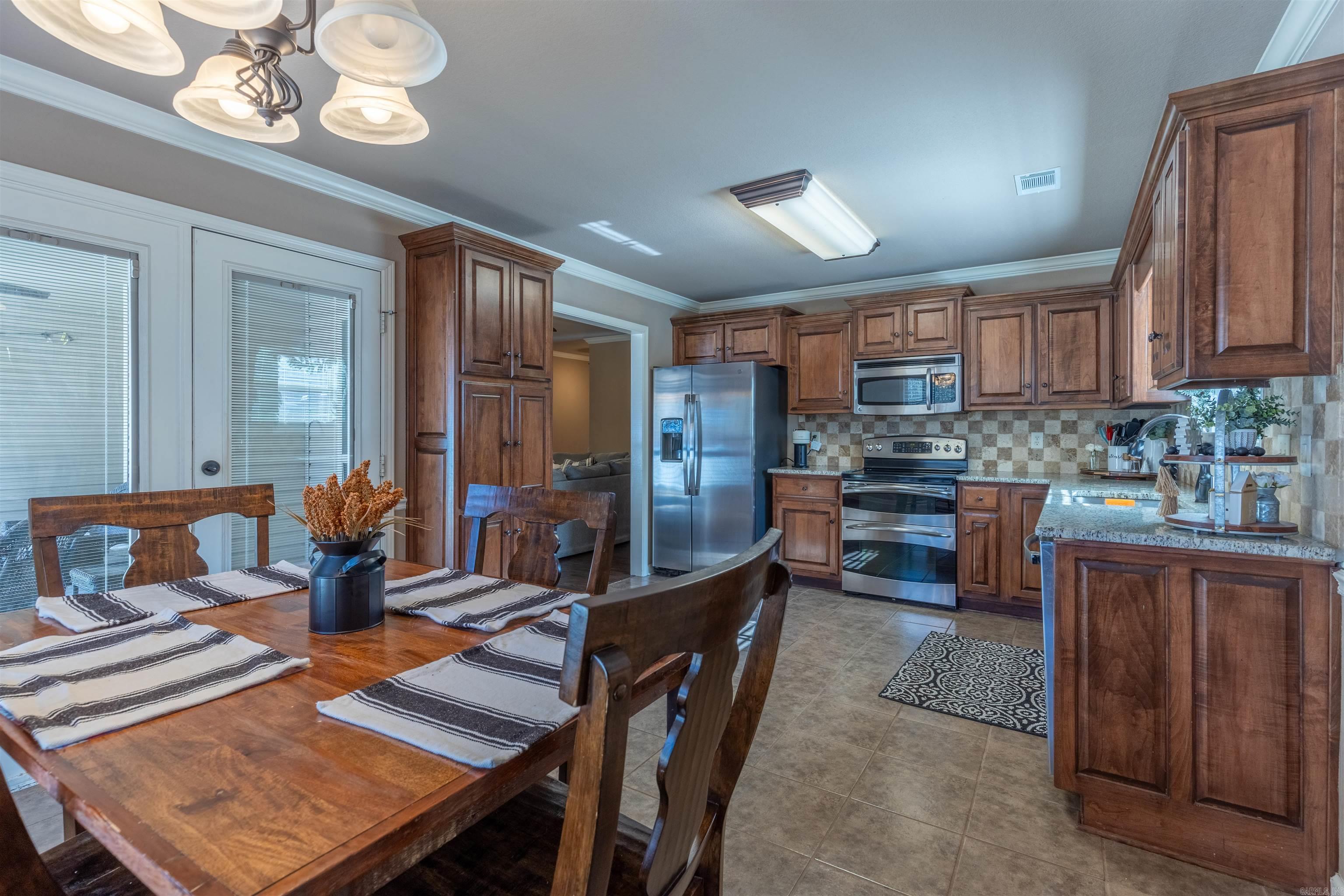 CROSS CREEK - Residential