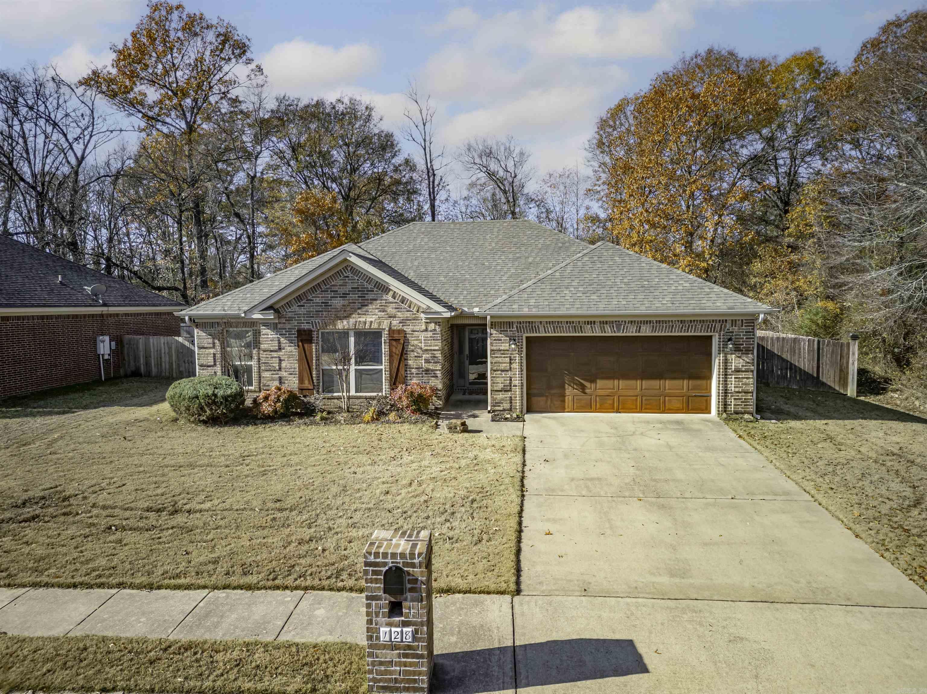 CROSS CREEK - Residential