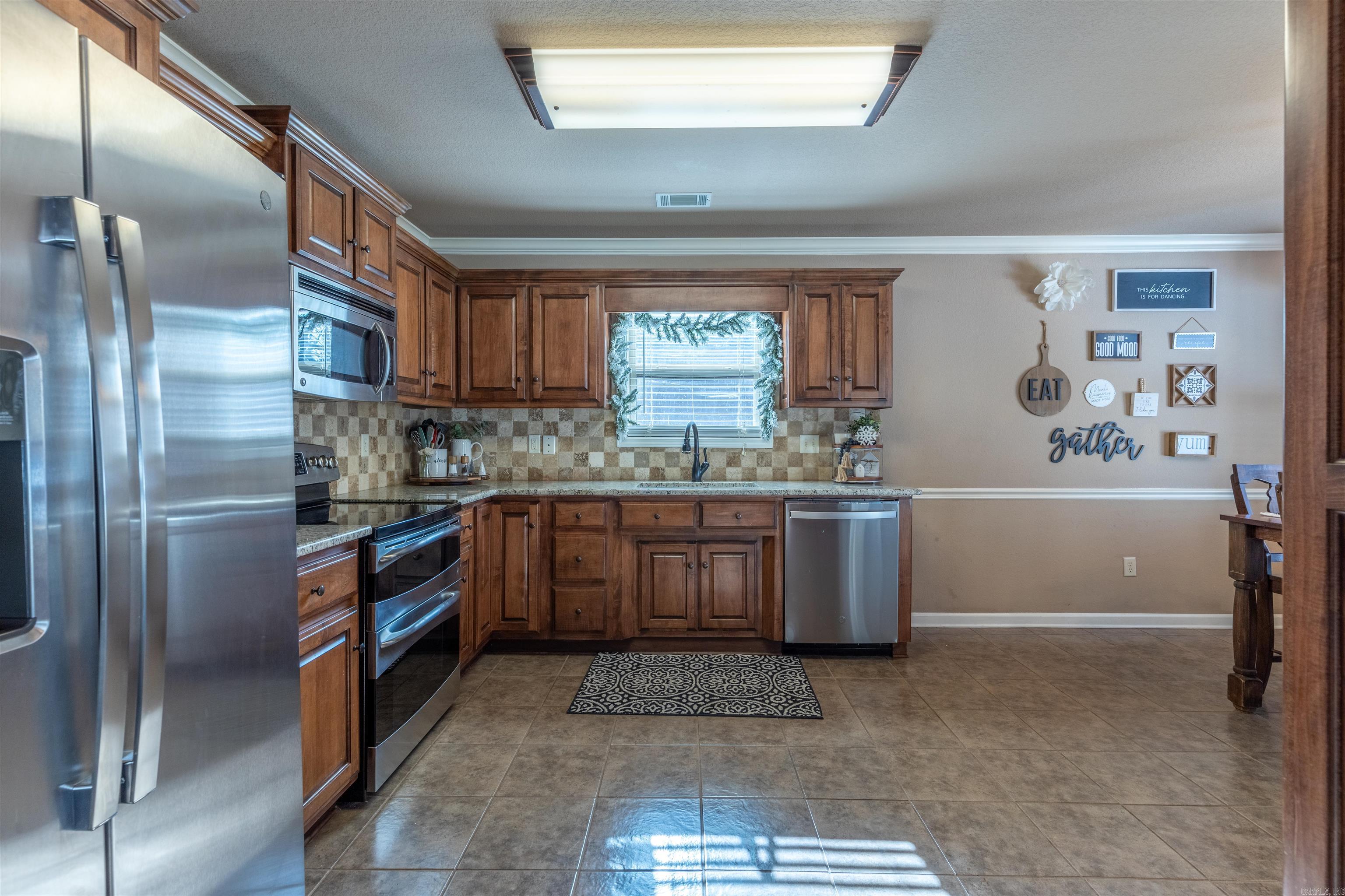 CROSS CREEK - Residential