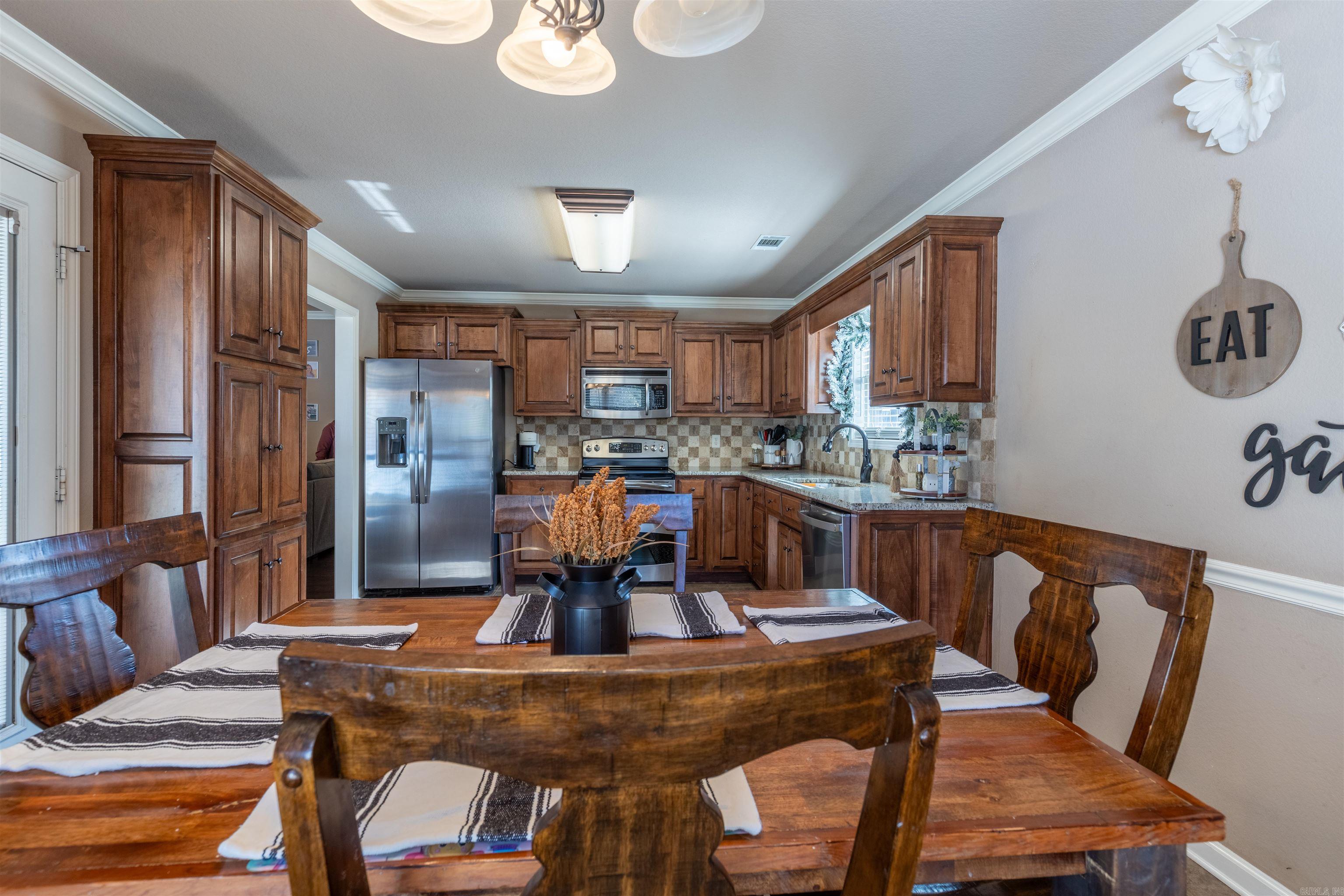 CROSS CREEK - Residential