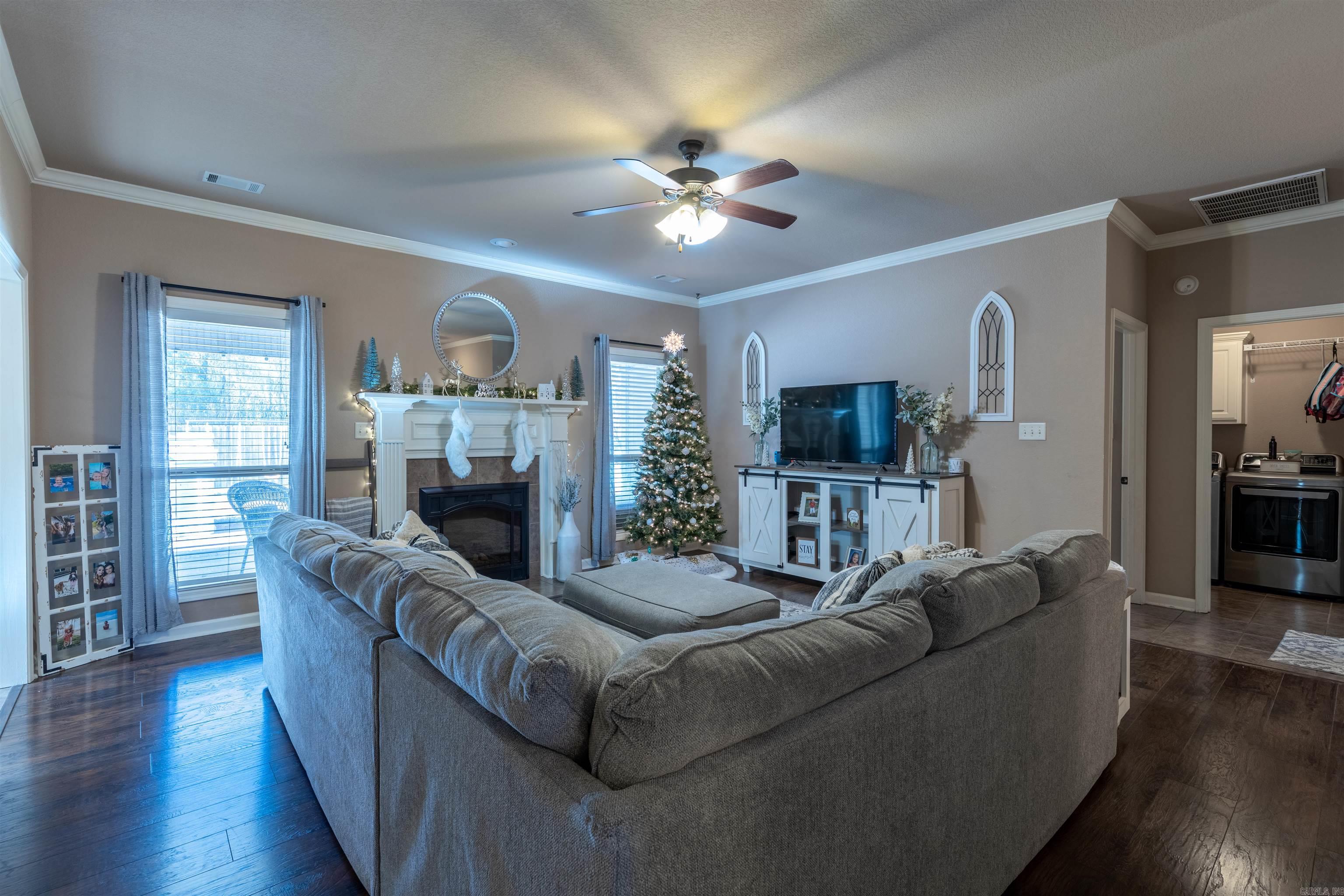 CROSS CREEK - Residential