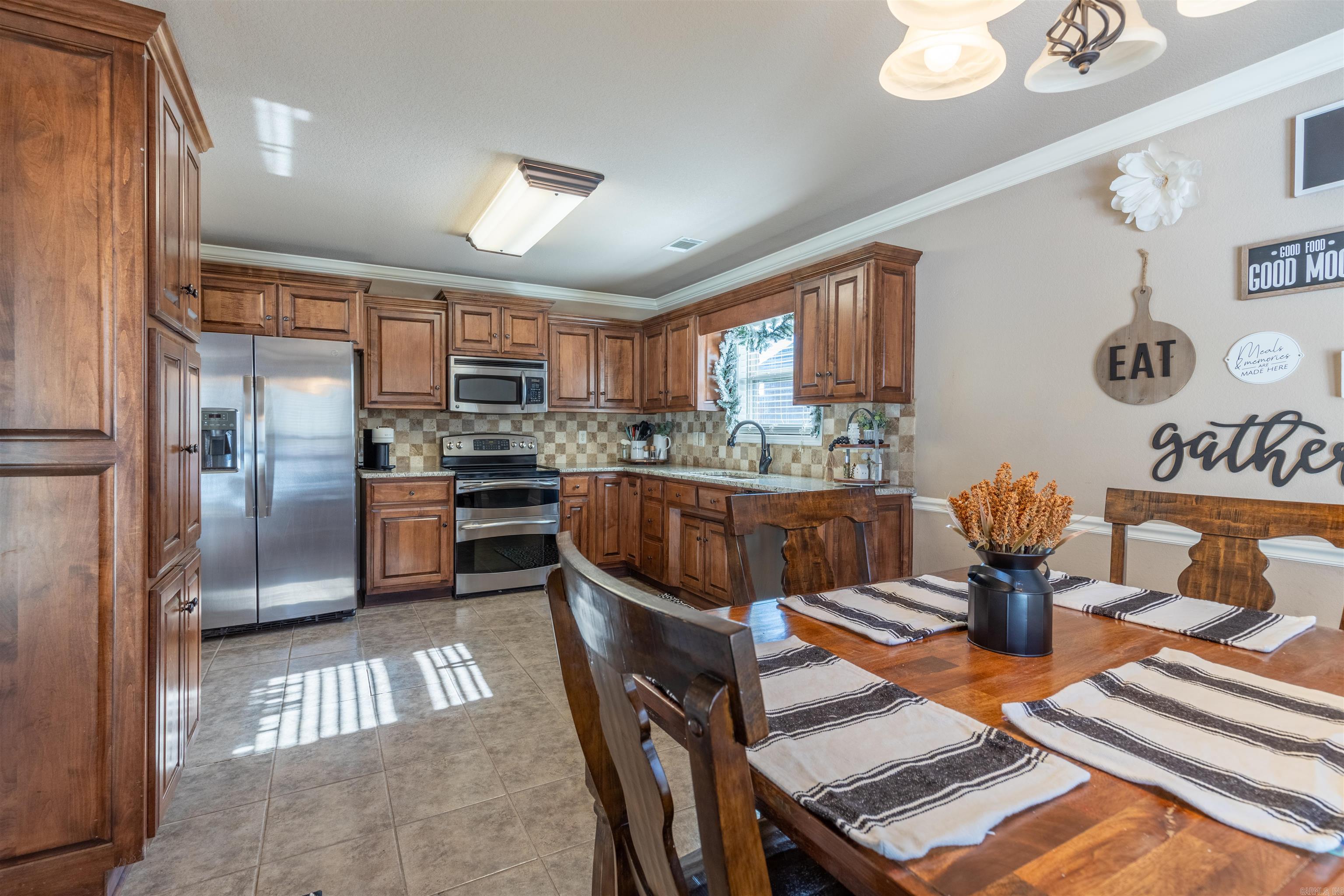 CROSS CREEK - Residential