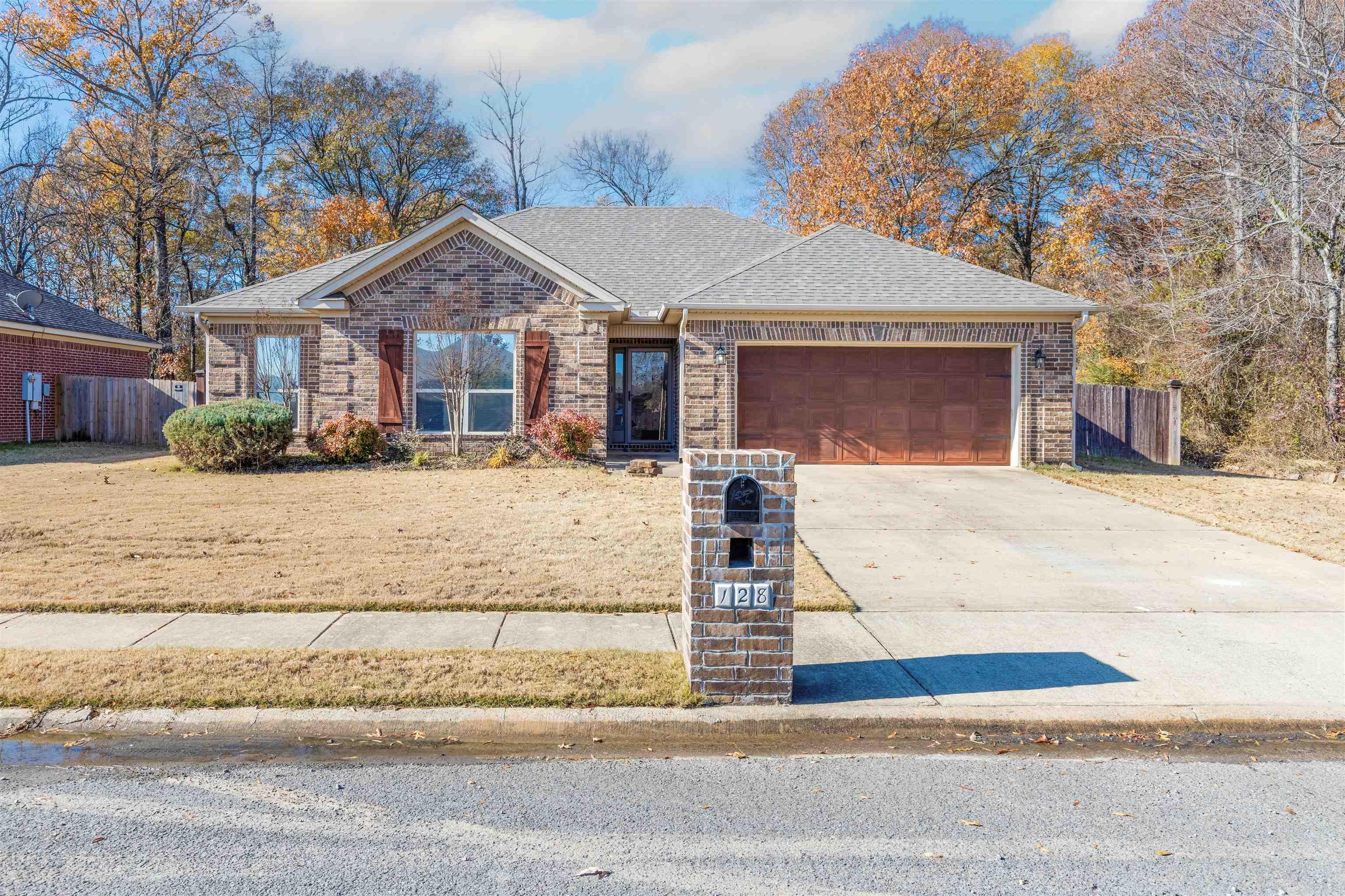 CROSS CREEK - Residential