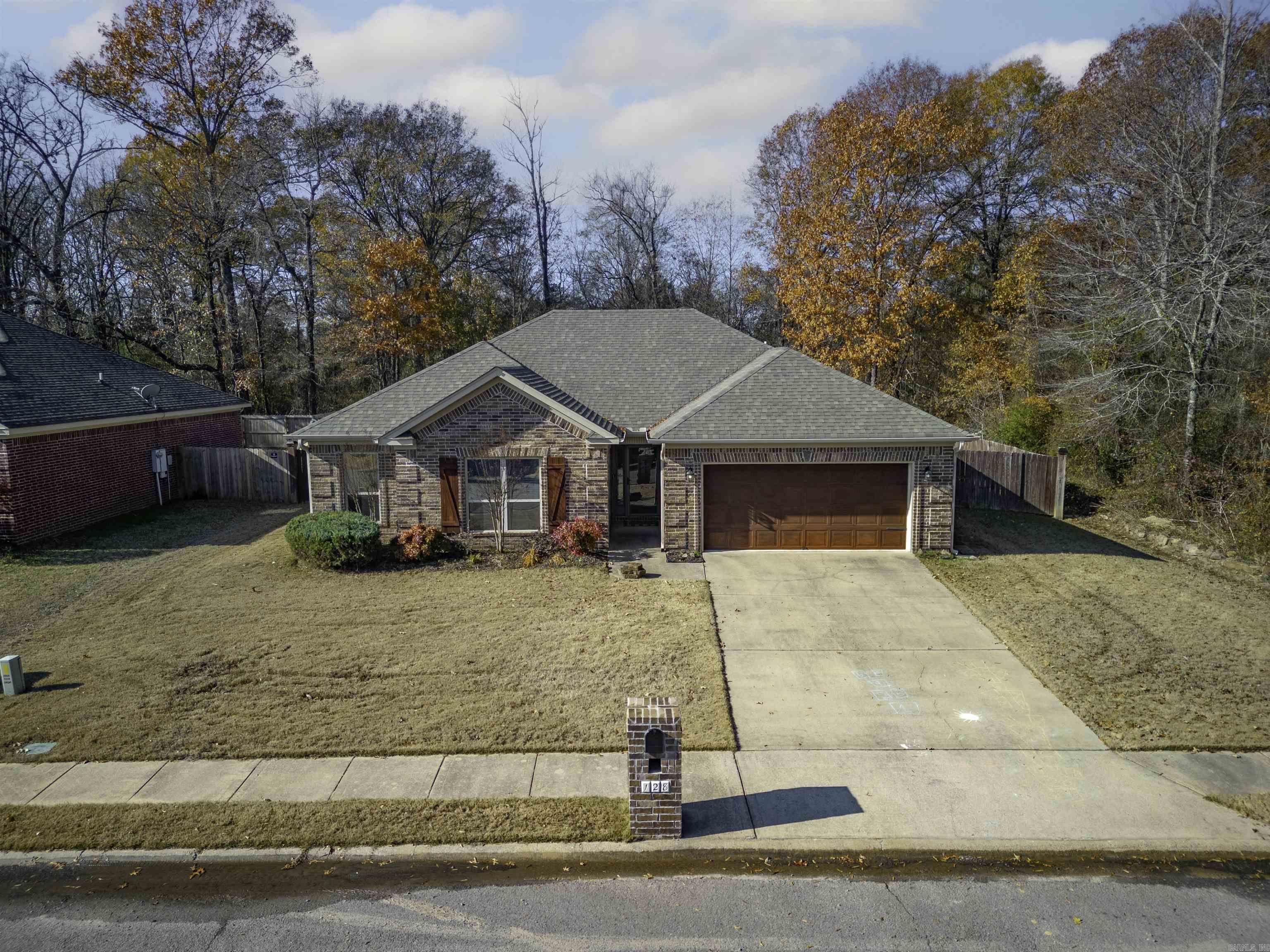 CROSS CREEK - Residential