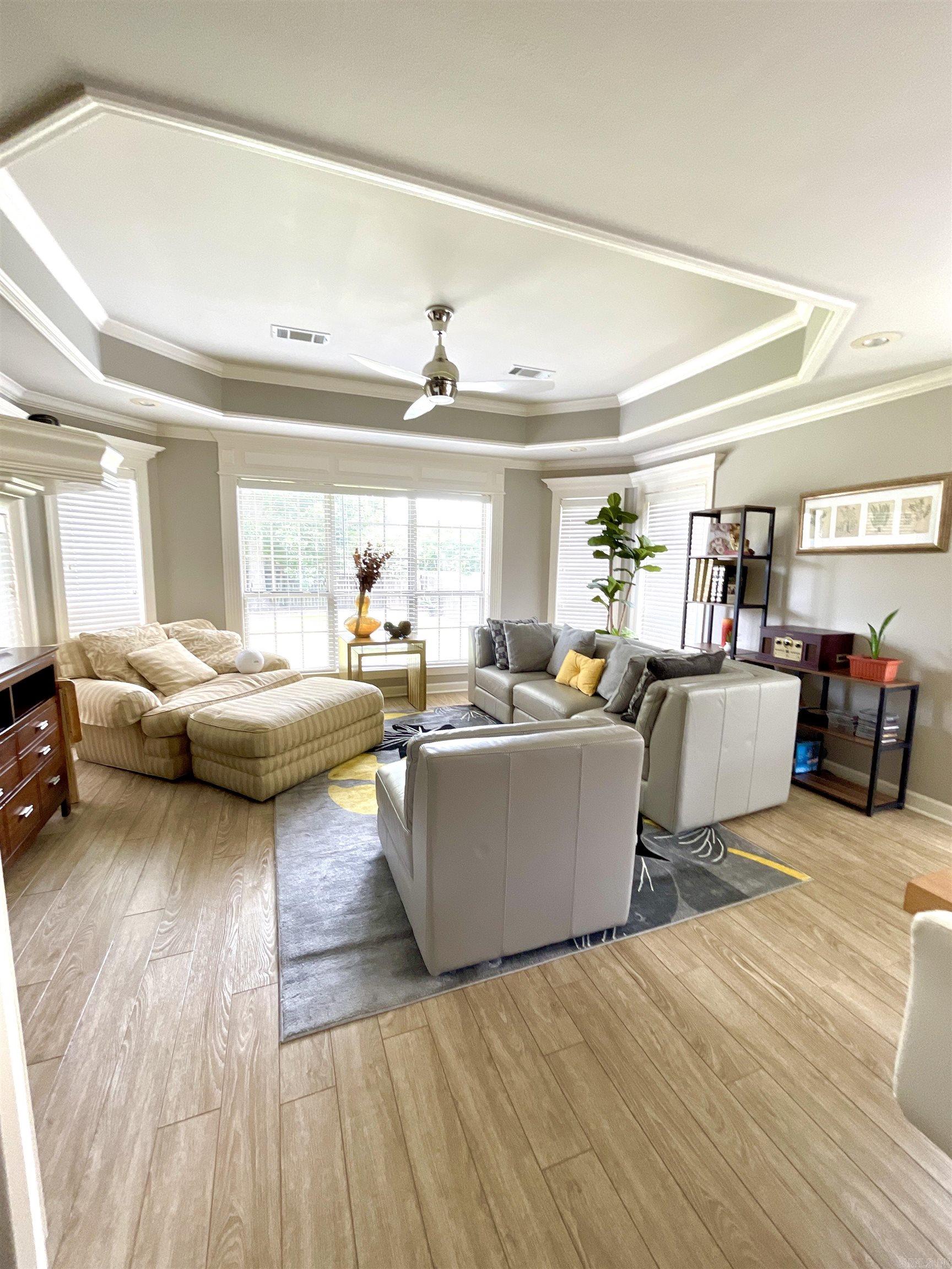 COUNTRY CLUB OF ARK THE - Residential