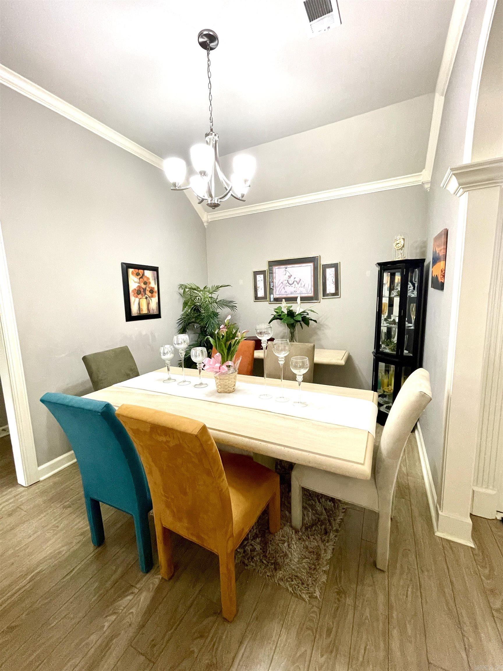 COUNTRY CLUB OF ARK THE - Residential