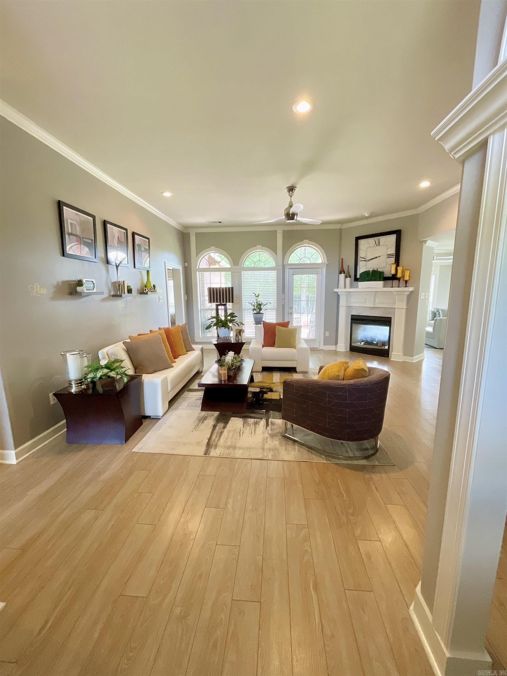 COUNTRY CLUB OF ARK THE - Residential