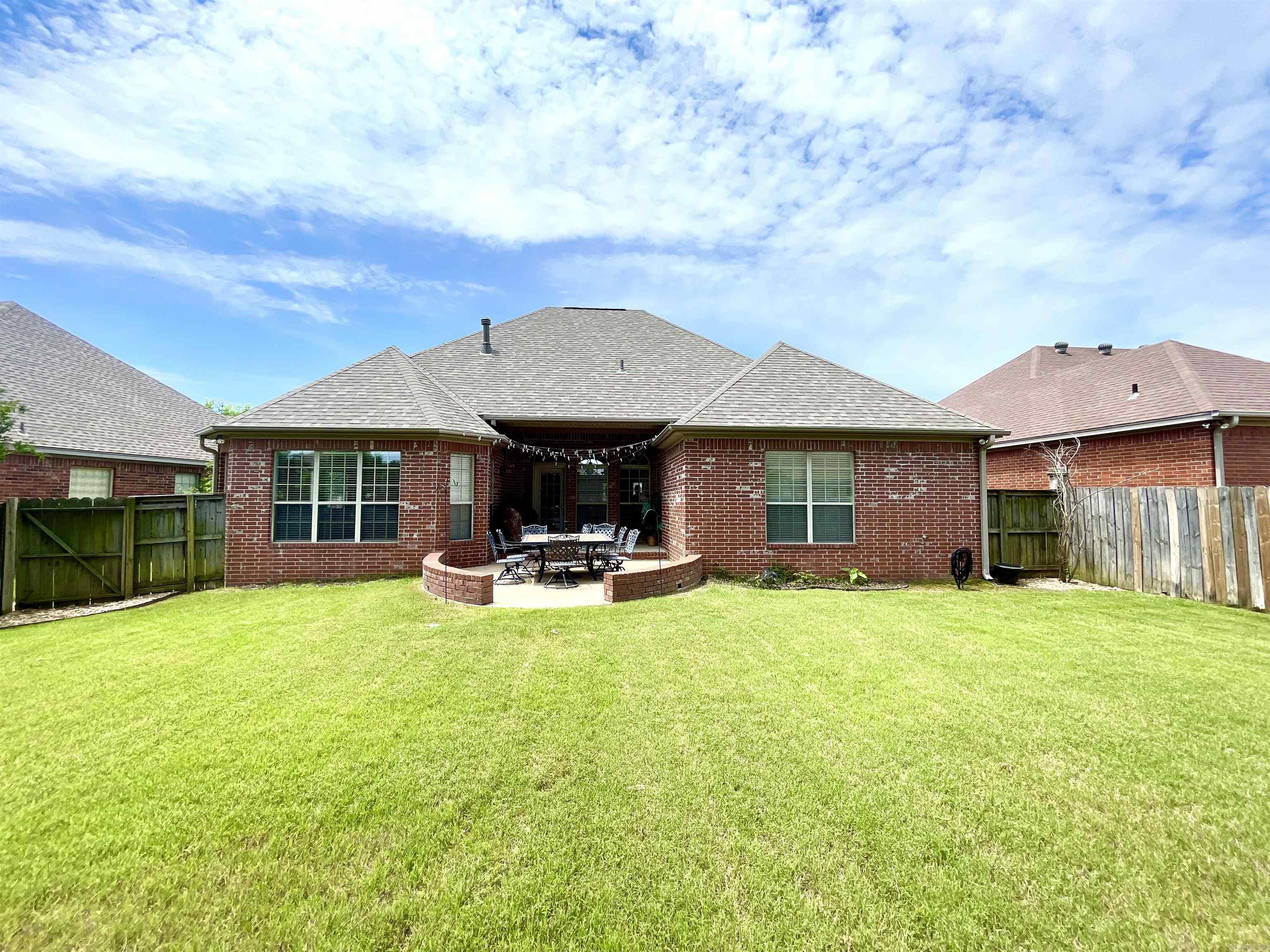 COUNTRY CLUB OF ARK THE - Residential