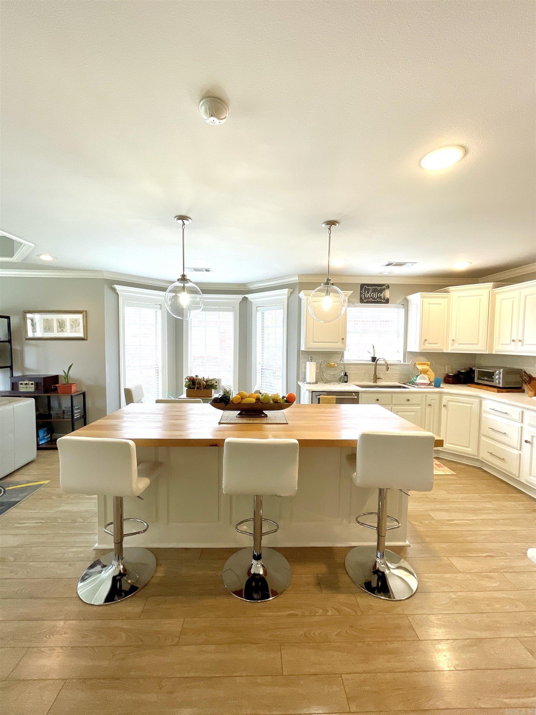 COUNTRY CLUB OF ARK THE - Residential