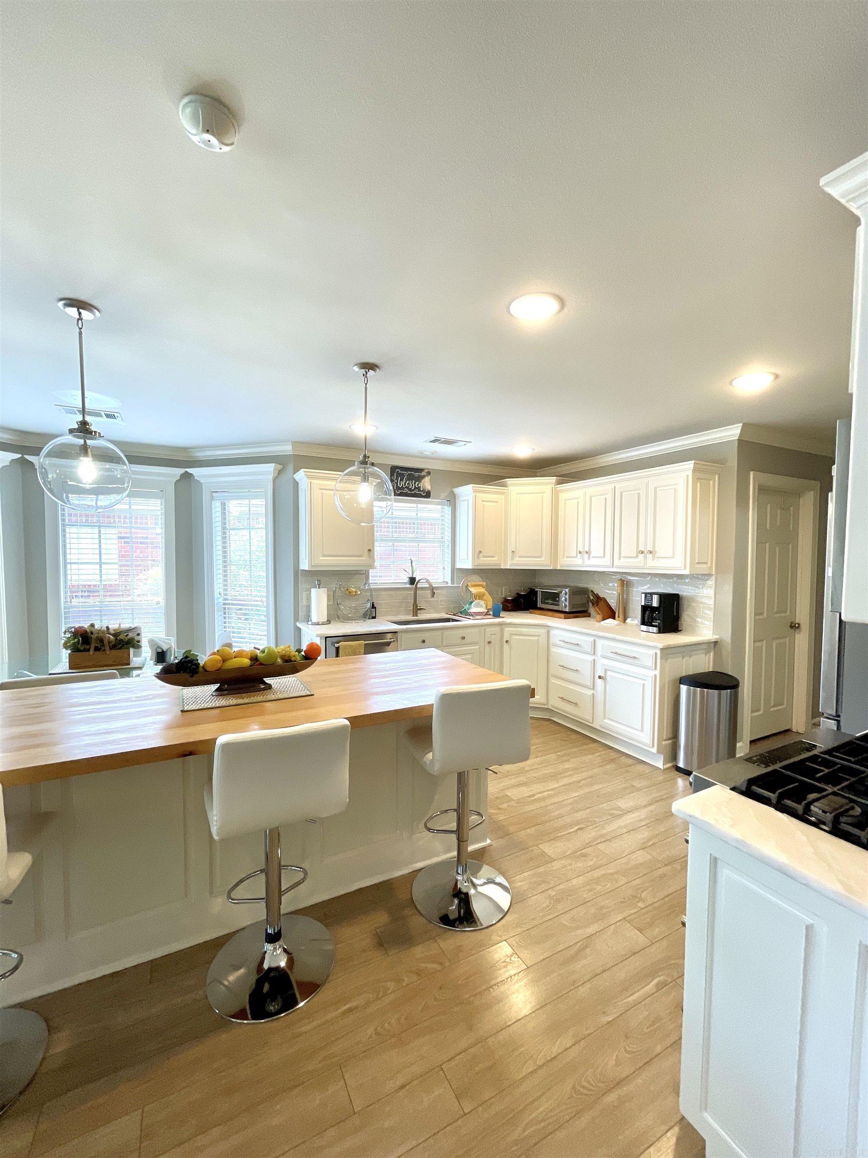 COUNTRY CLUB OF ARK THE - Residential