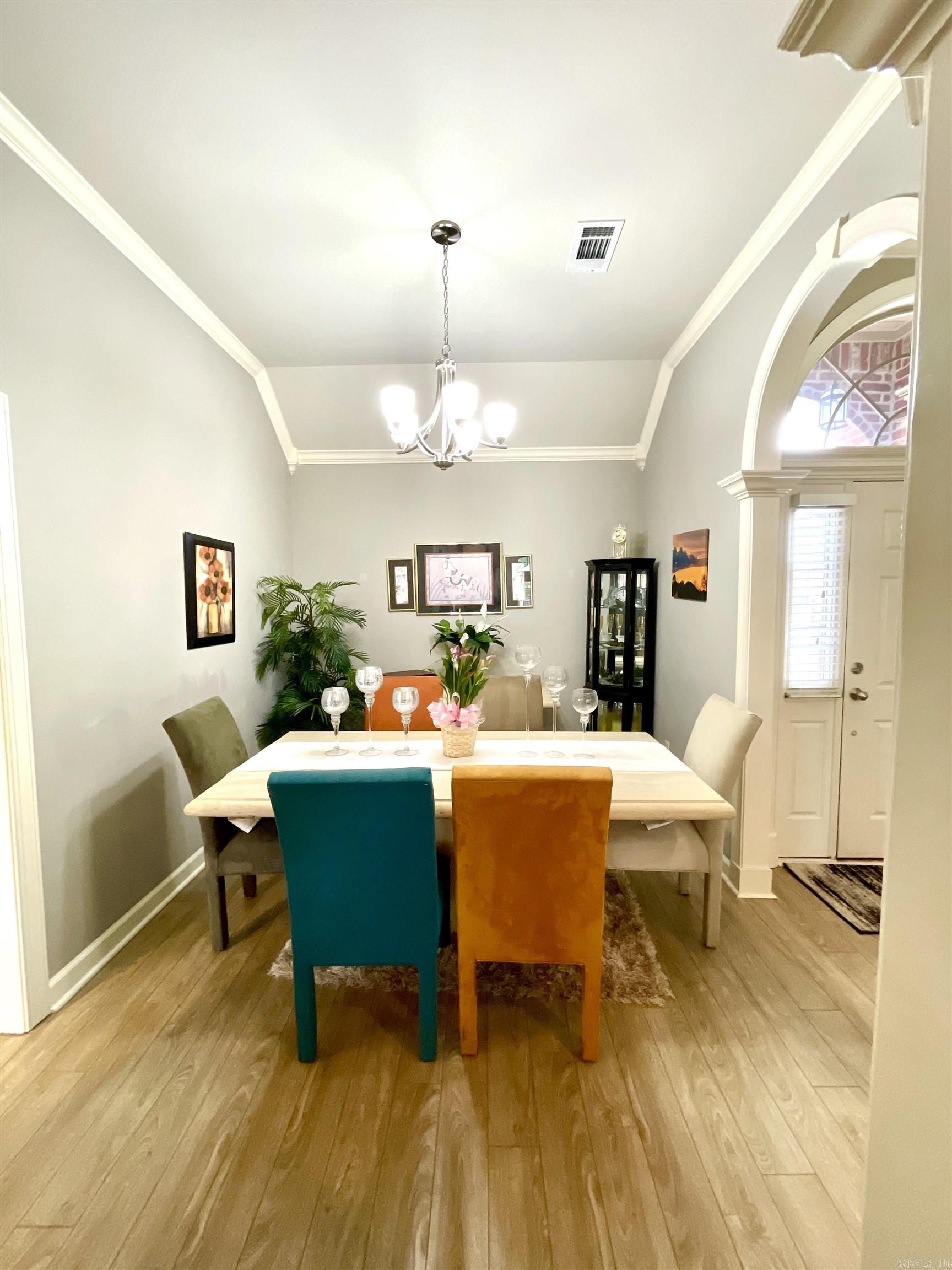 COUNTRY CLUB OF ARK THE - Residential