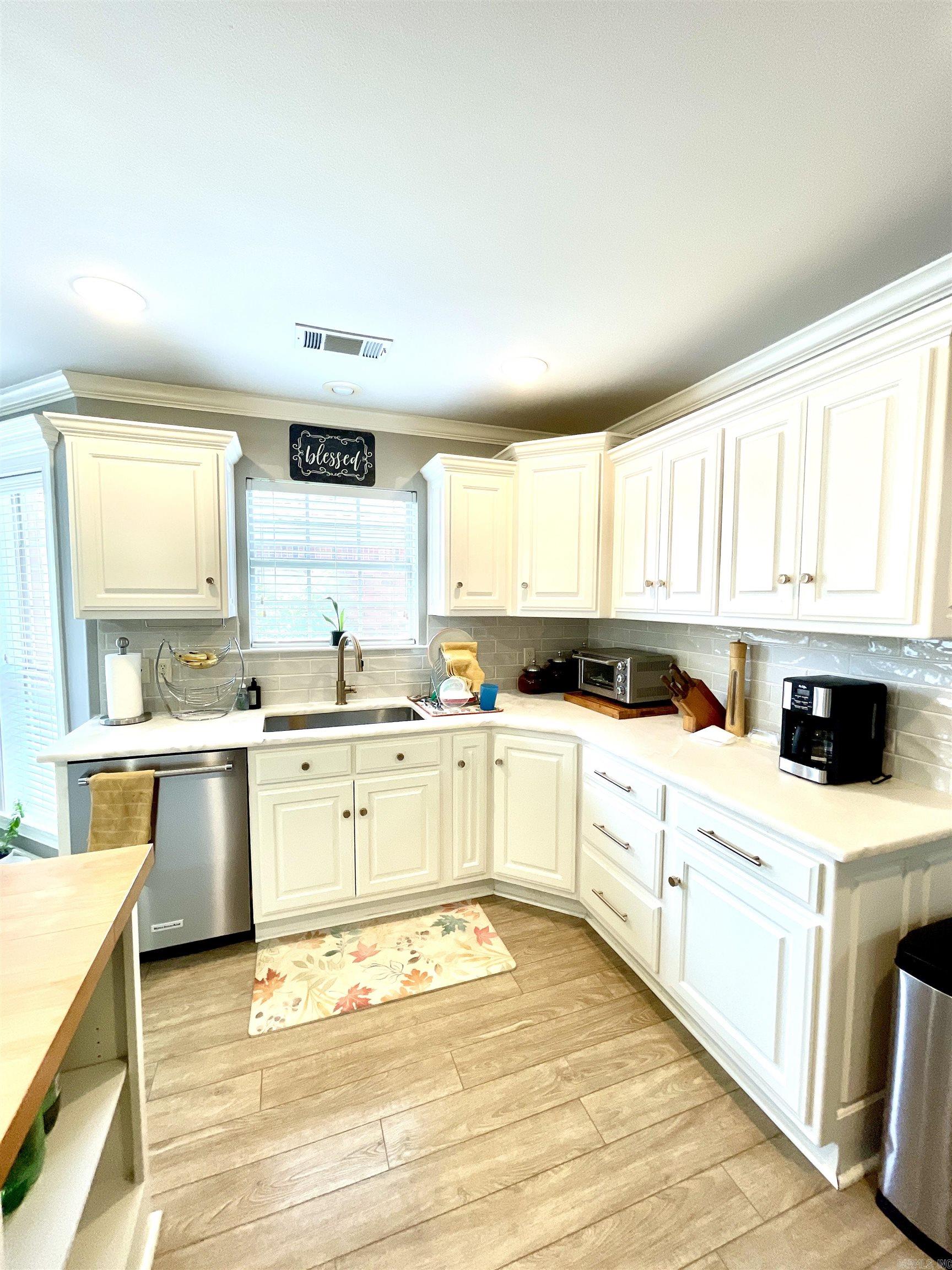 COUNTRY CLUB OF ARK THE - Residential