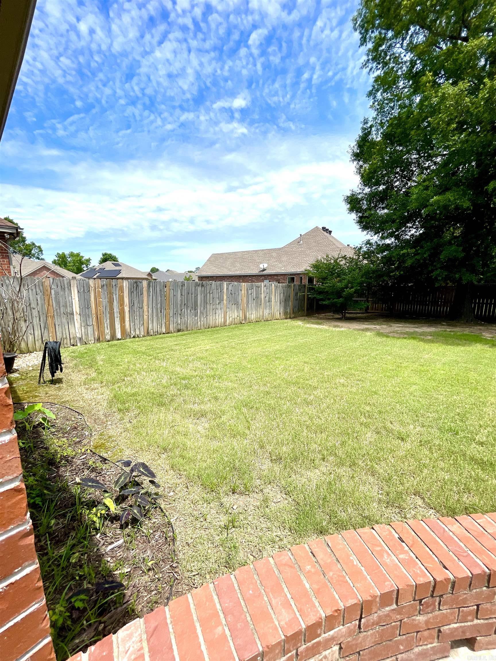 COUNTRY CLUB OF ARK THE - Residential