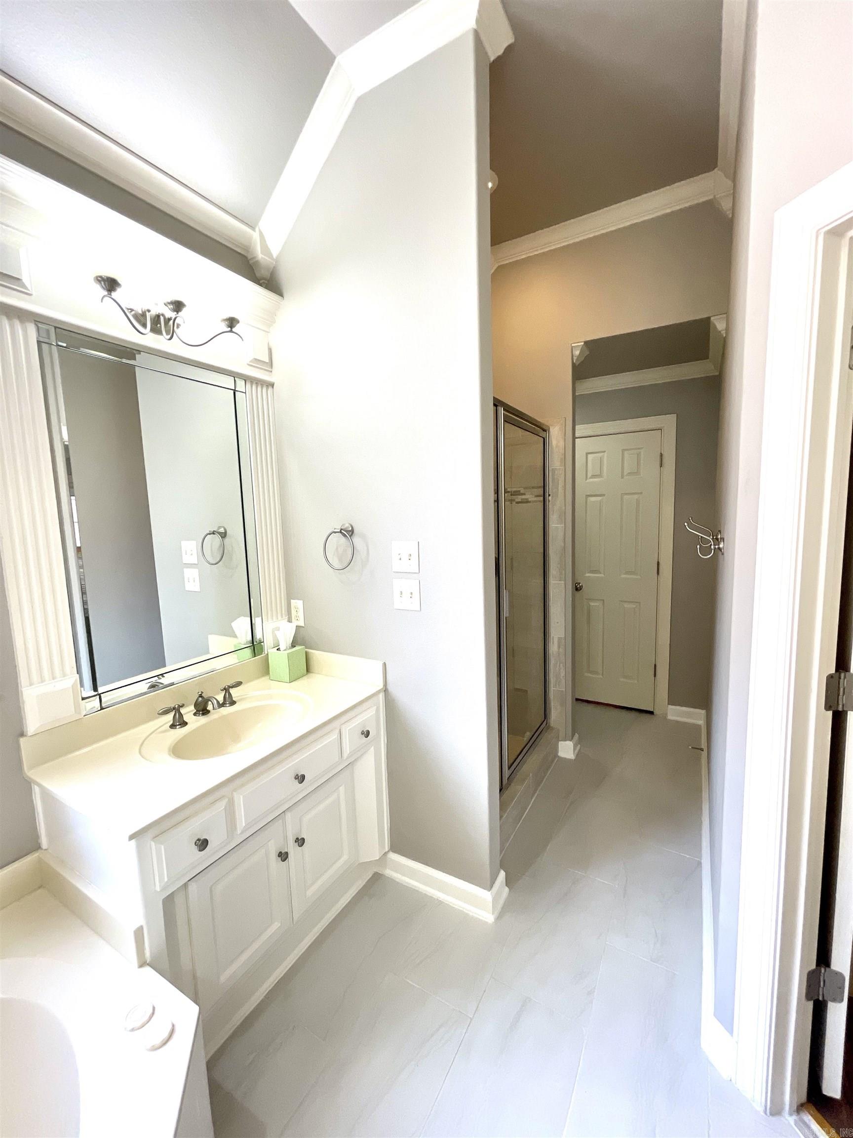 COUNTRY CLUB OF ARK THE - Residential