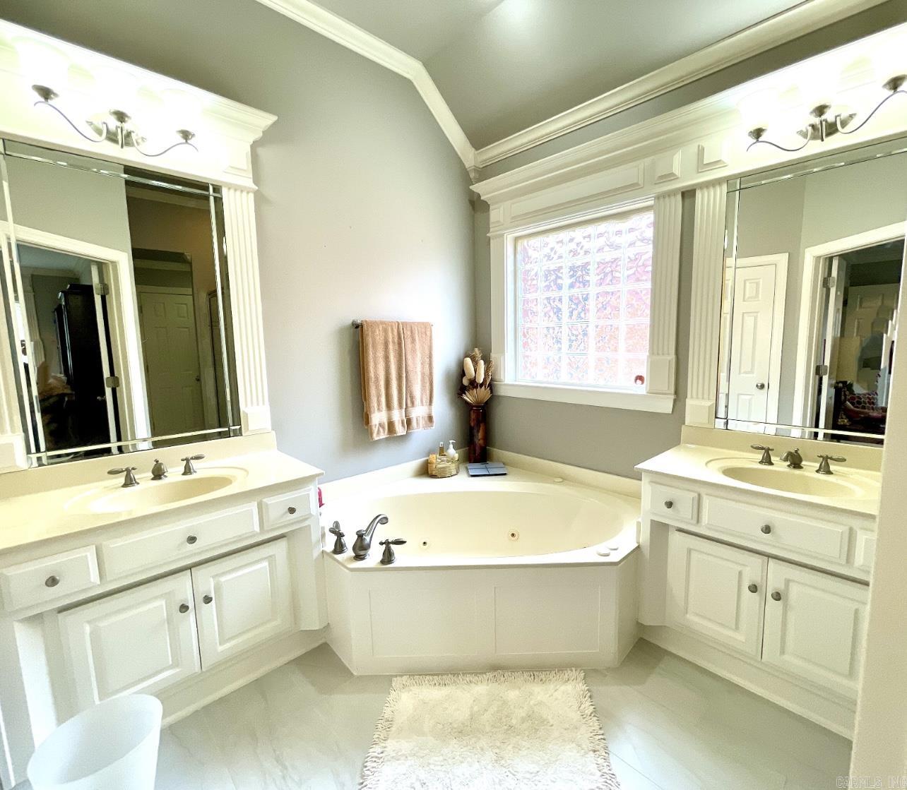 COUNTRY CLUB OF ARK THE - Residential