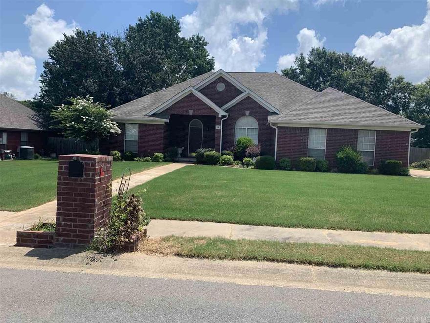 Spacious and bright 3 bedroom, 2 bathroom house in a great location! His and her's closets, jetted tub, built-in shelving, large laundry room, hard floors throughout, pantry, new appliances and more! Shed in the fully fenced backyard for tenant use too!