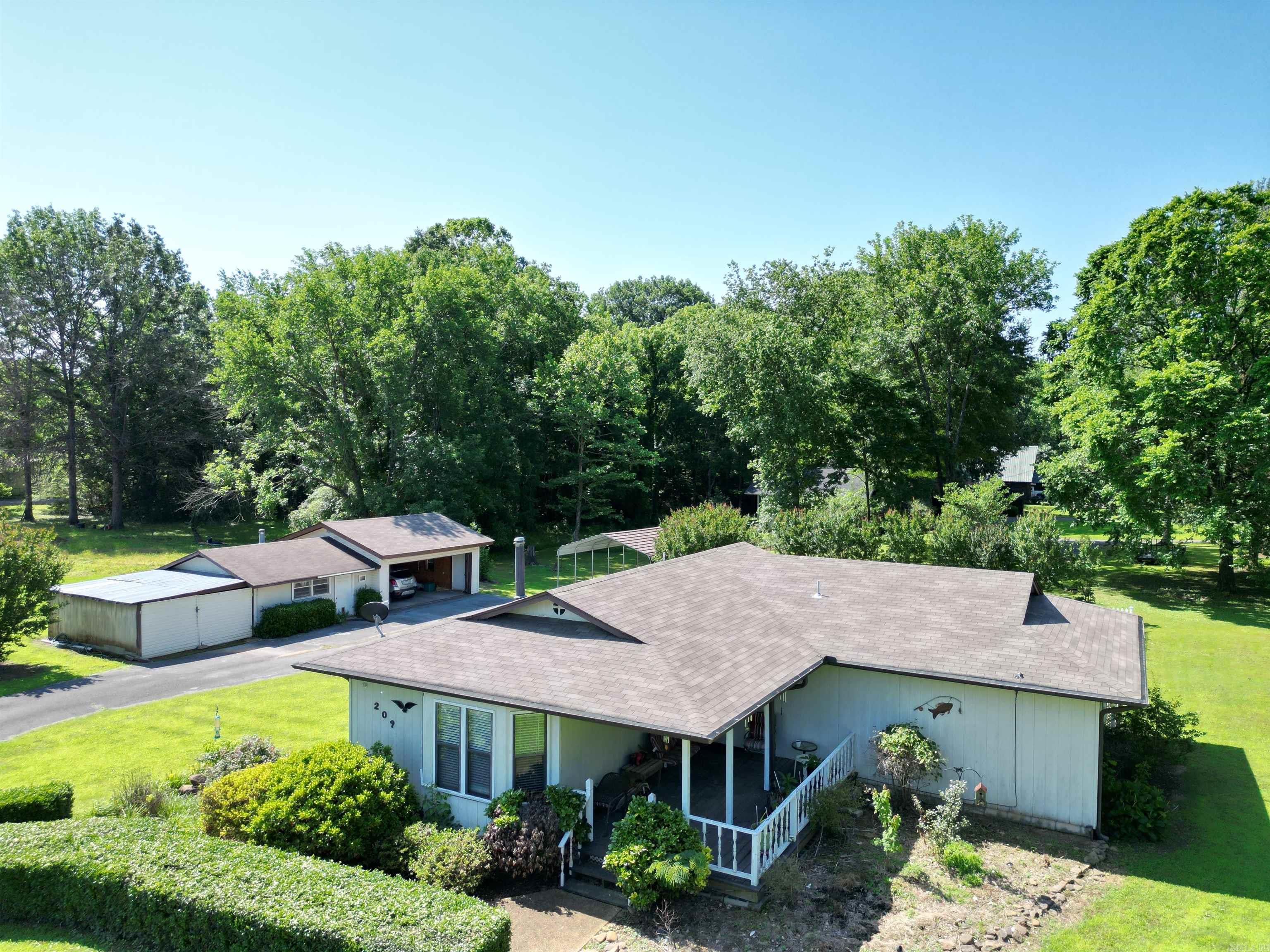 RIVER OAKS ESTATES - Residential