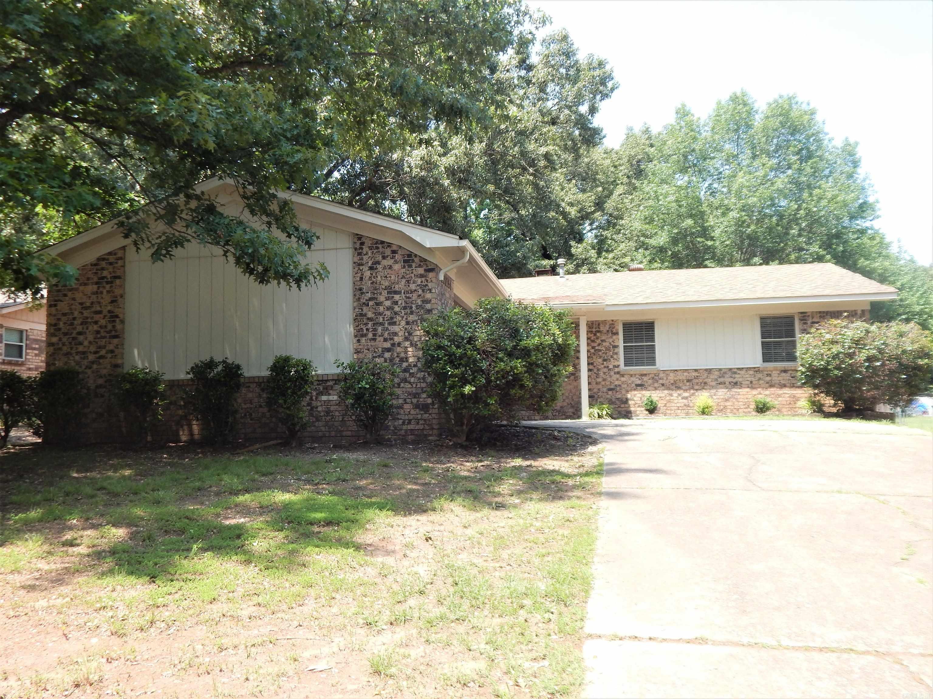 Springhill Manor West - Residential Lease