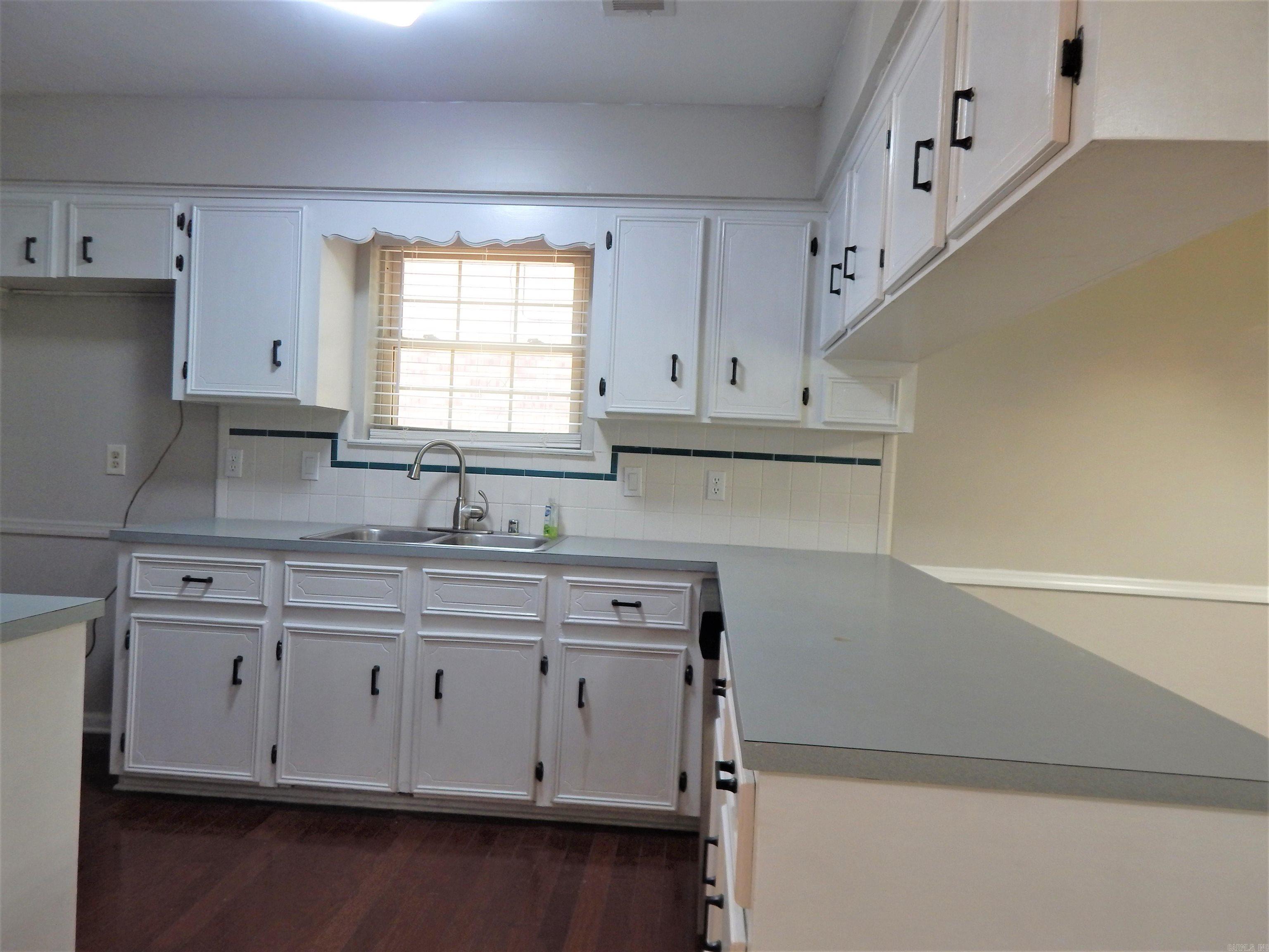 Springhill Manor West - Residential Lease