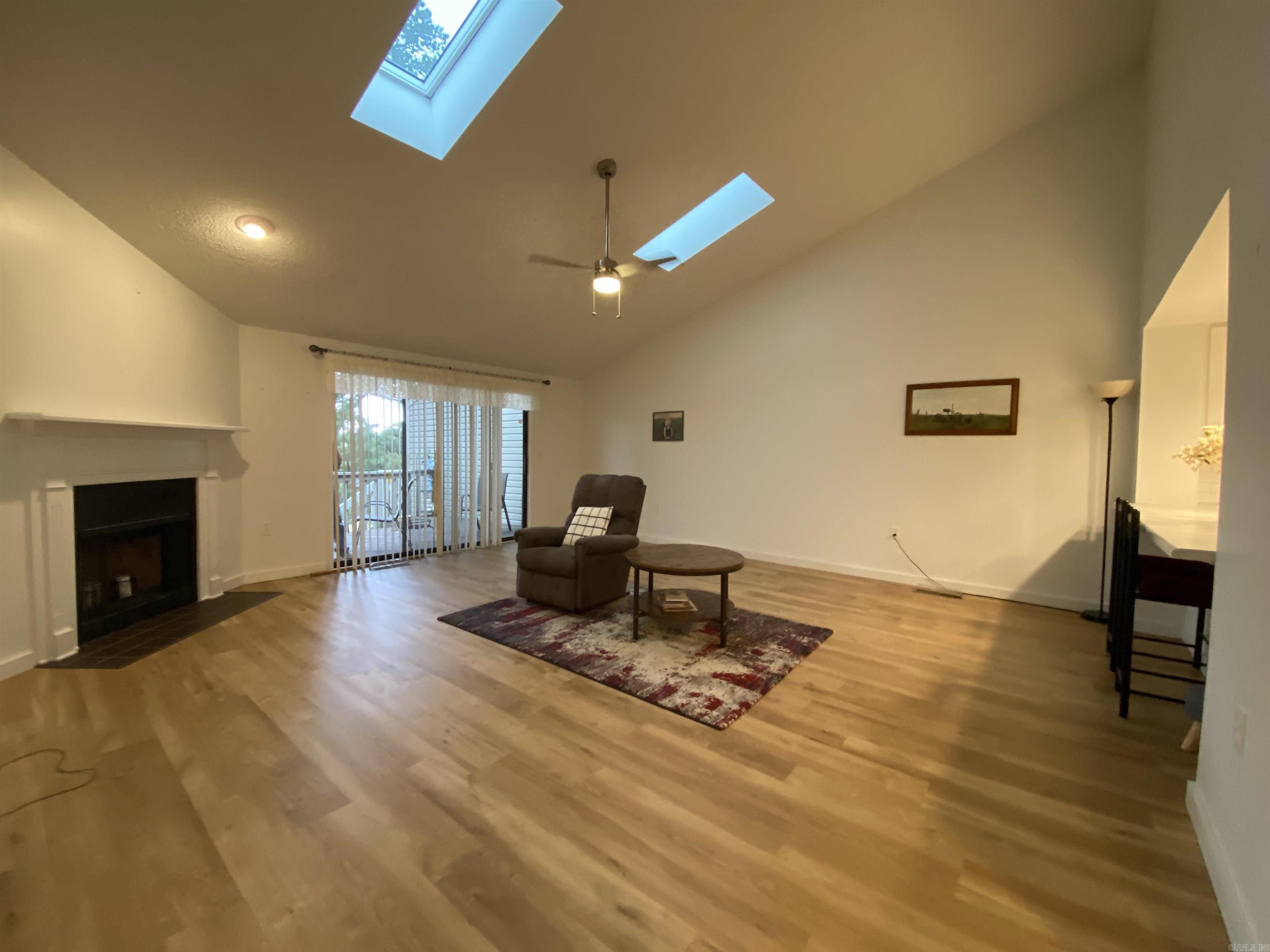 COUNTRY CLUB RIDGE - Residential