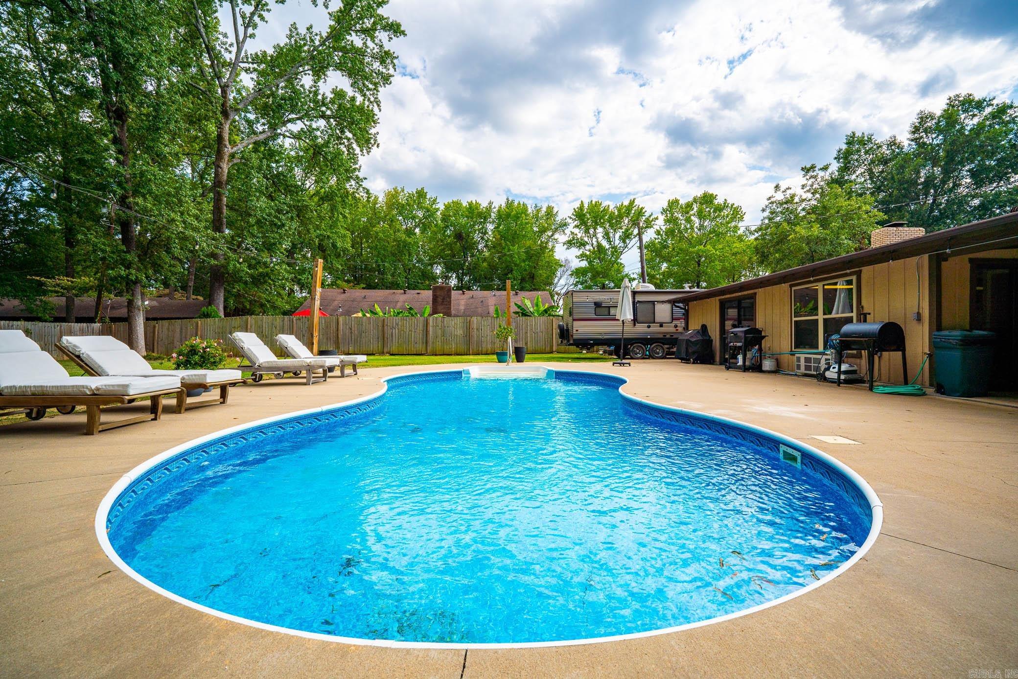 WEST GATE - Residential