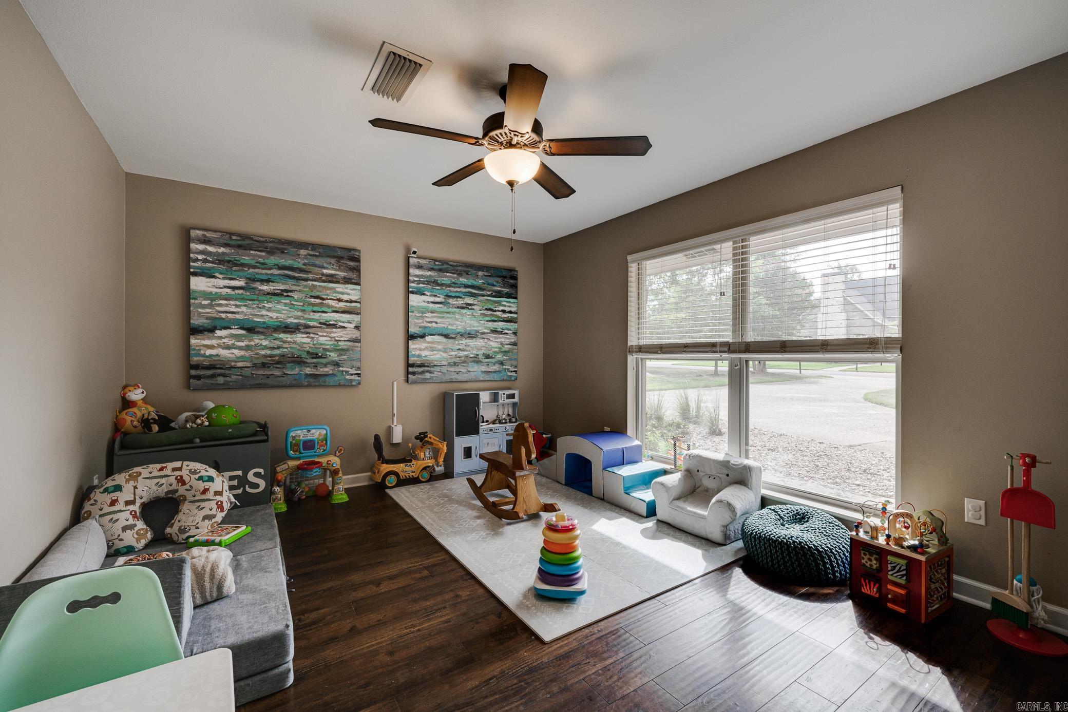 WEST GATE - Residential