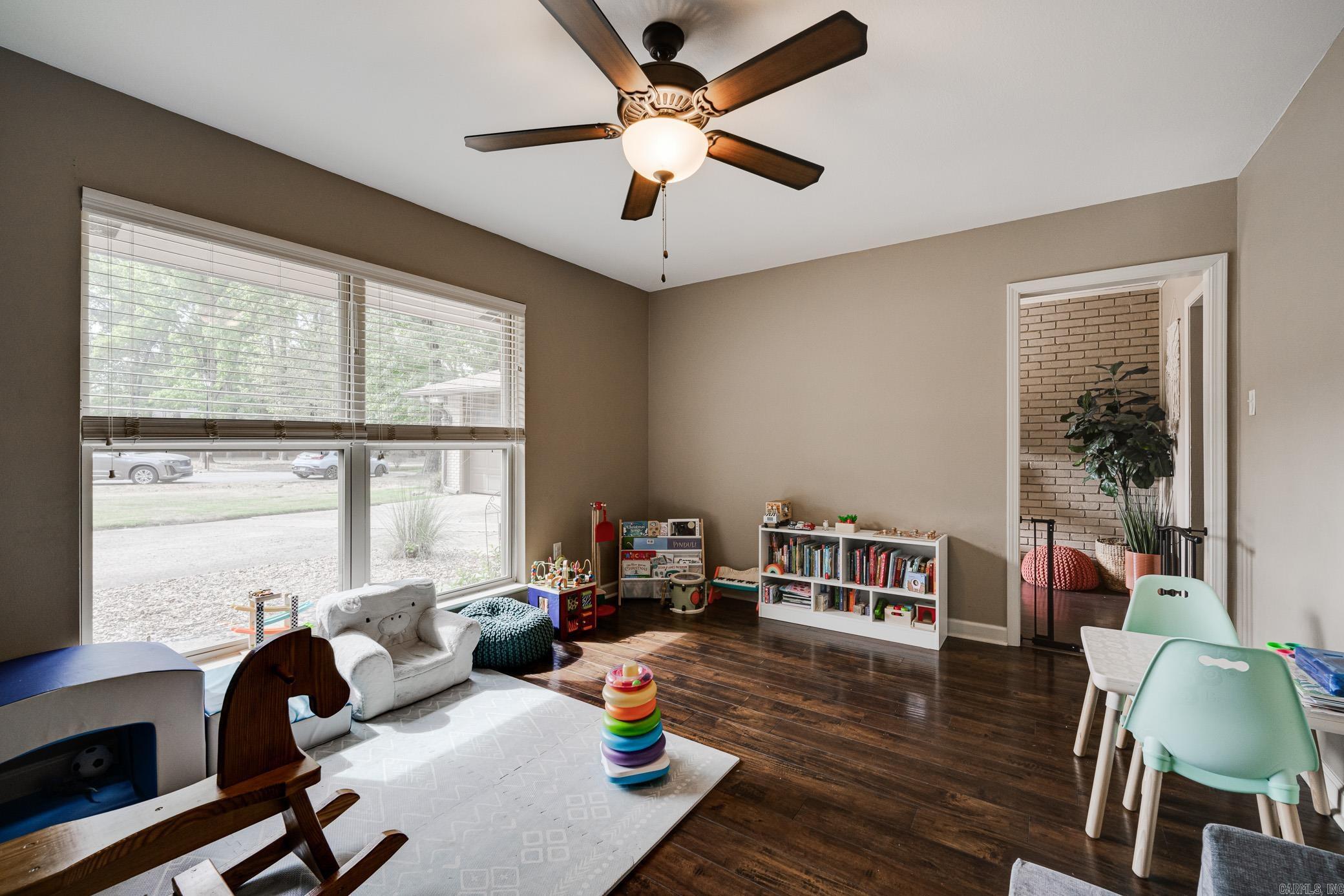 WEST GATE - Residential