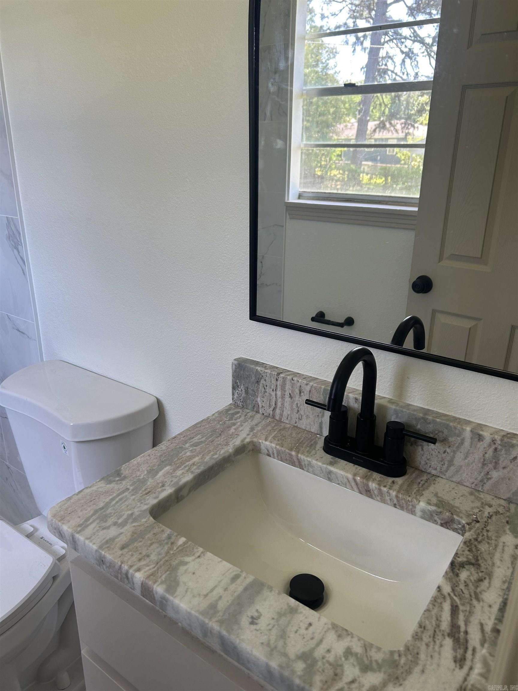 TWIN LAKES - Residential