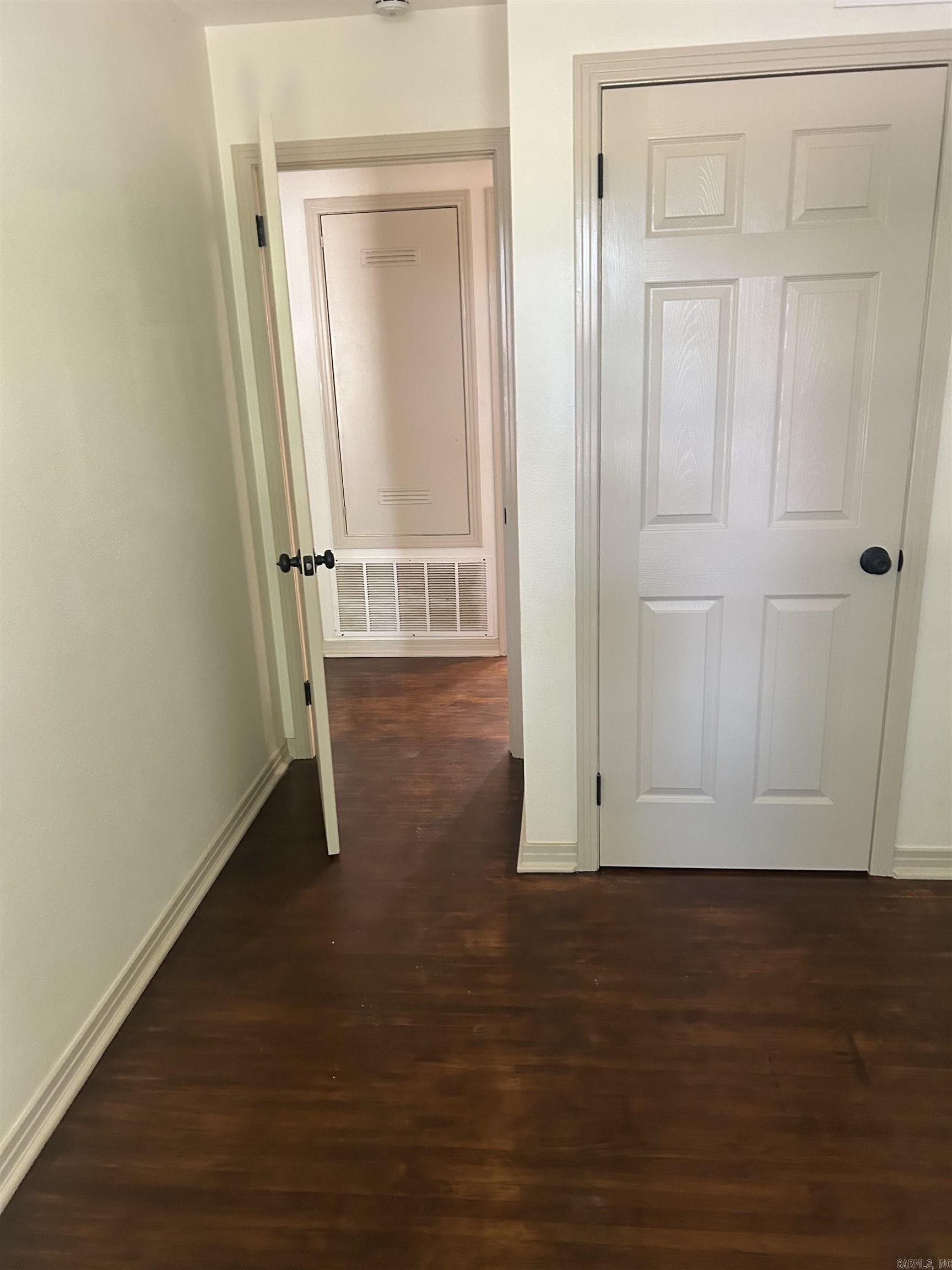 TWIN LAKES - Residential