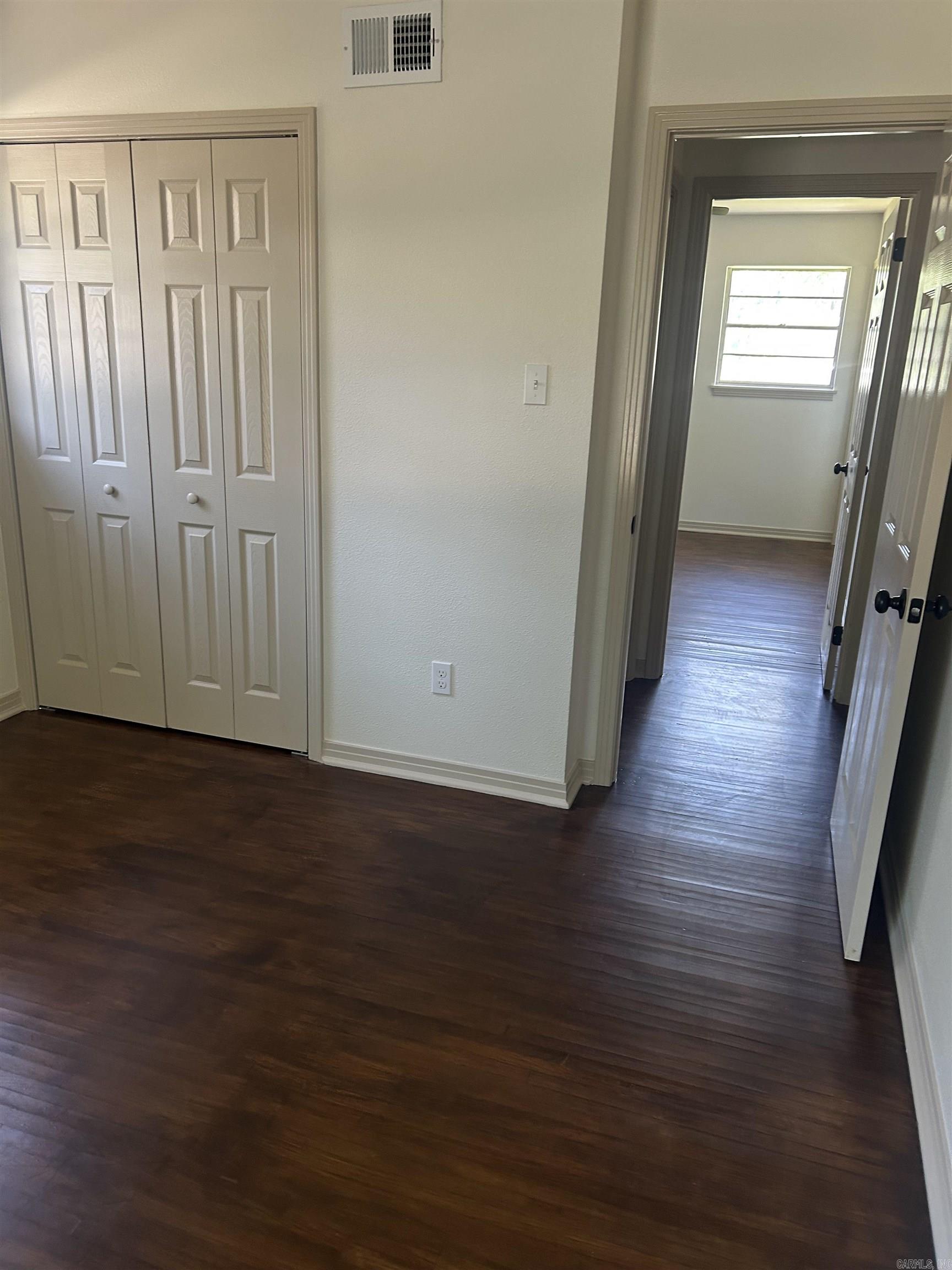 TWIN LAKES - Residential