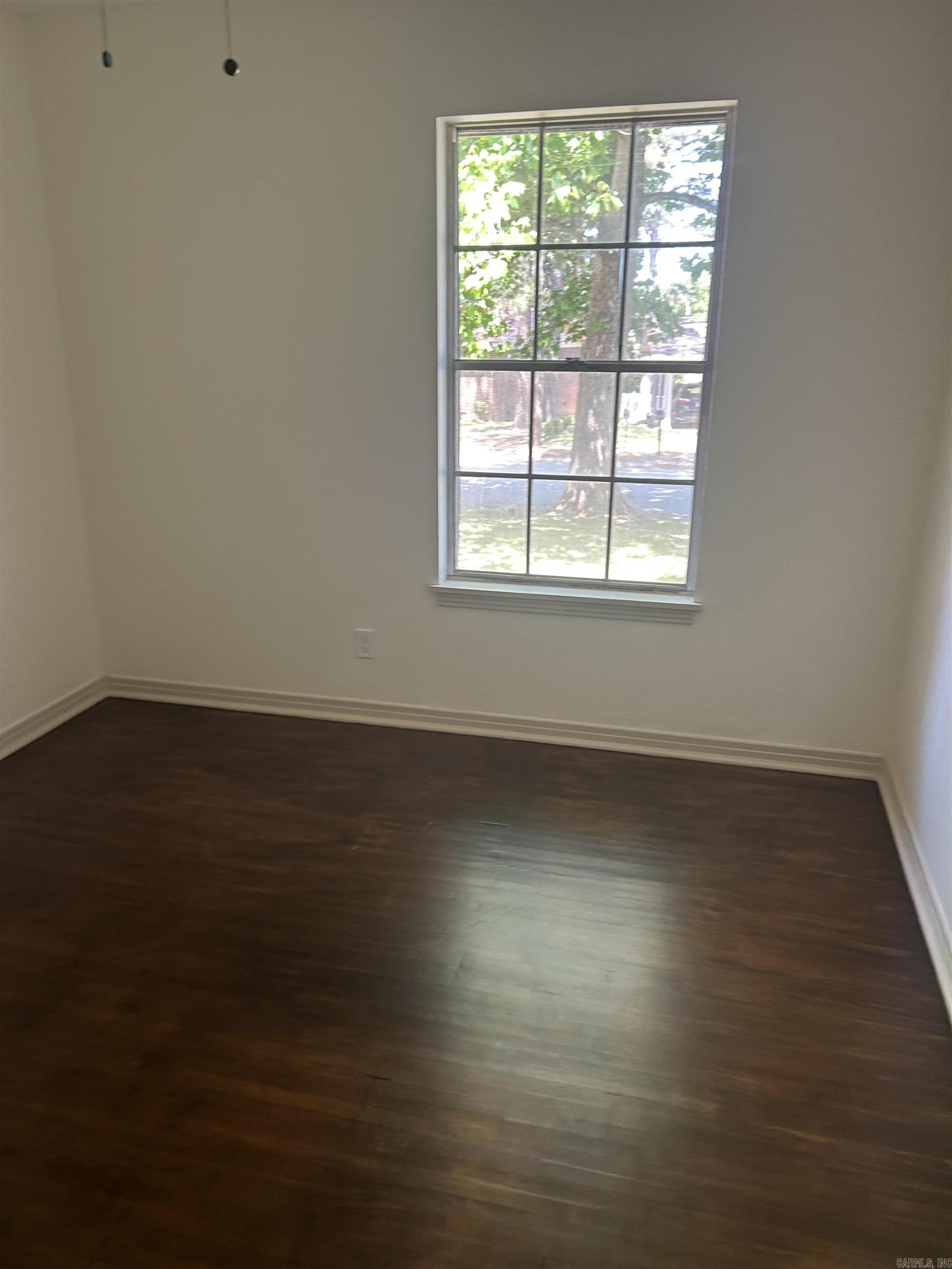 TWIN LAKES - Residential