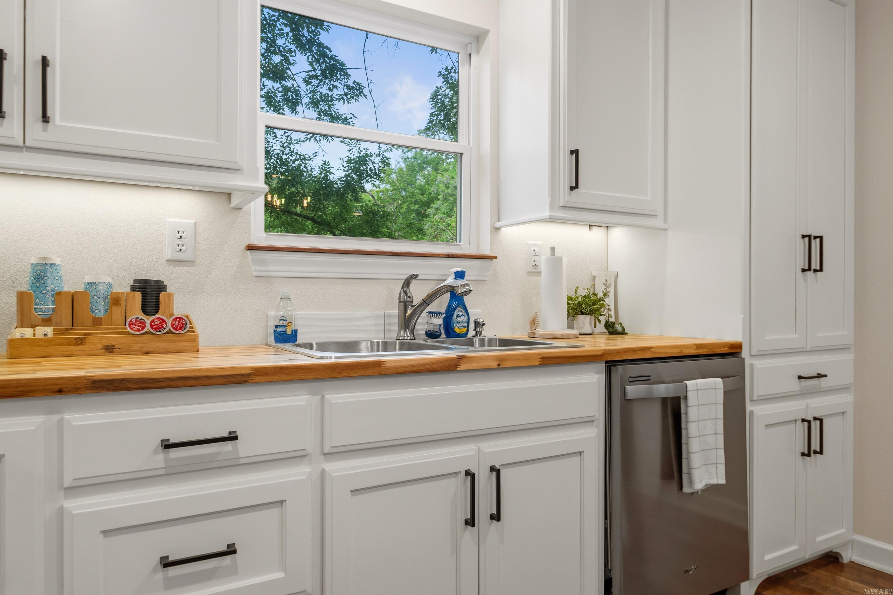 CHEROKEE BEACH LAKE ESTATES - Residential