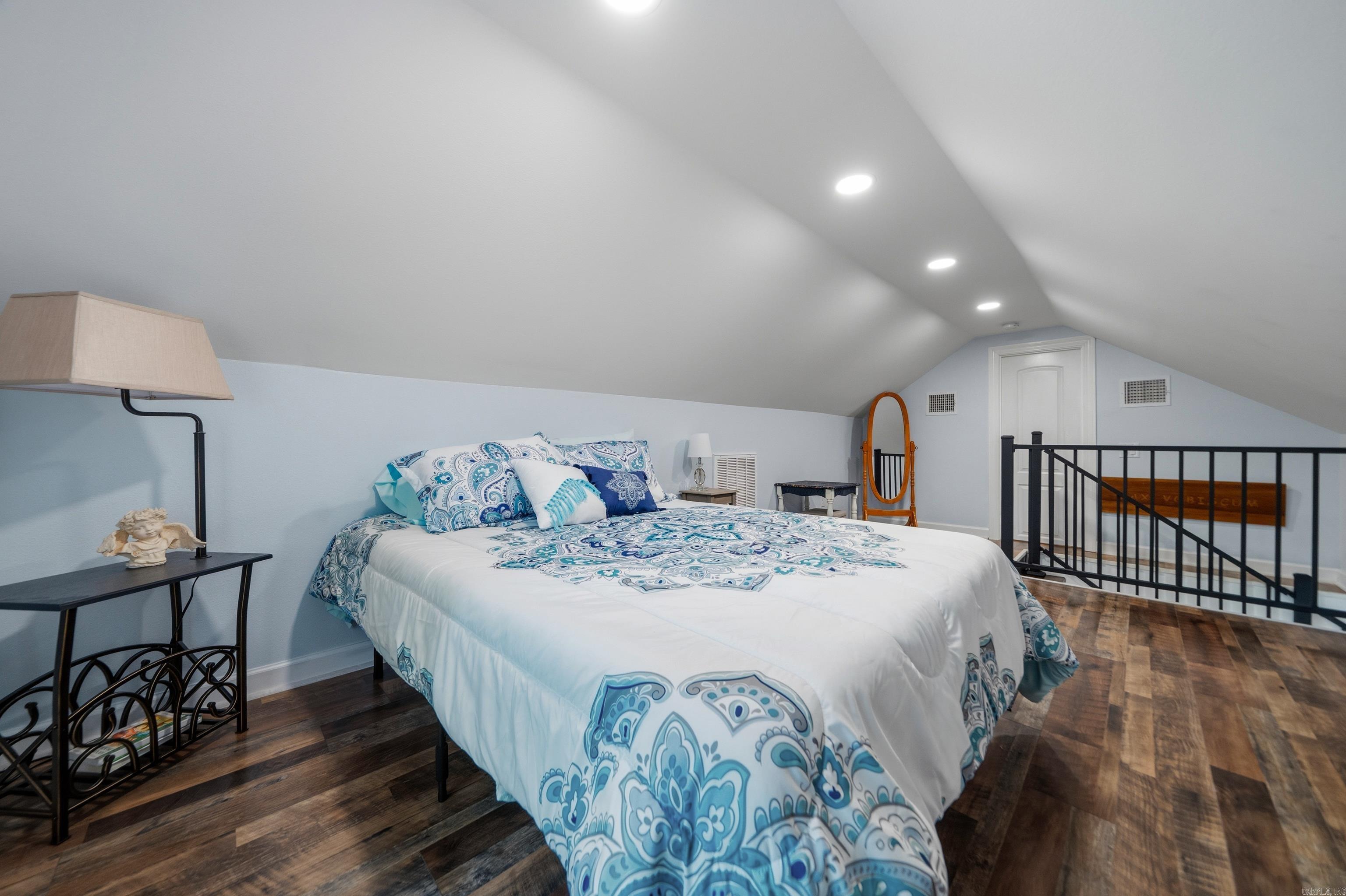 CHEROKEE BEACH LAKE ESTATES - Residential