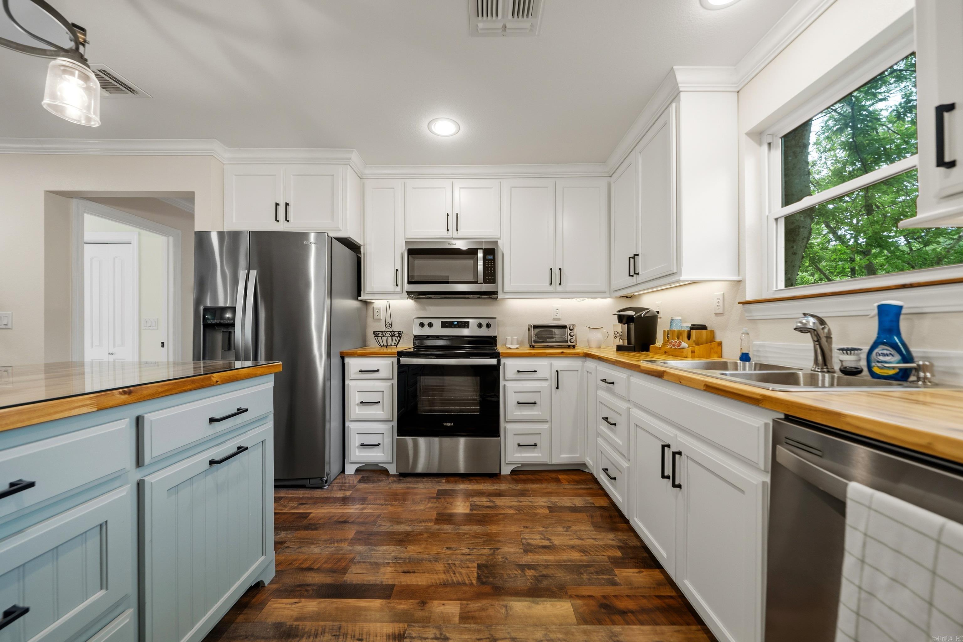 CHEROKEE BEACH LAKE ESTATES - Residential