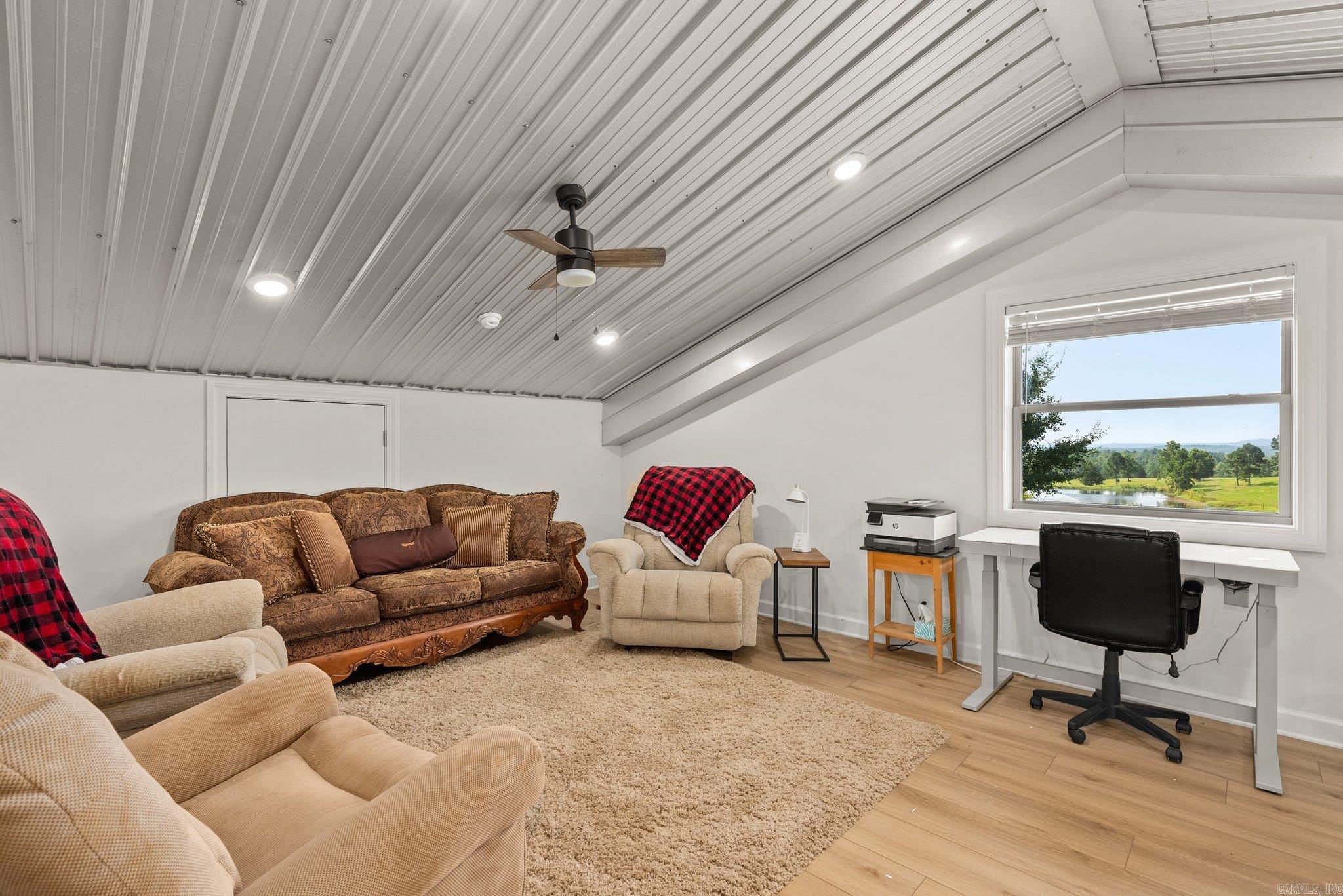 LONSDALE - CITY - Residential