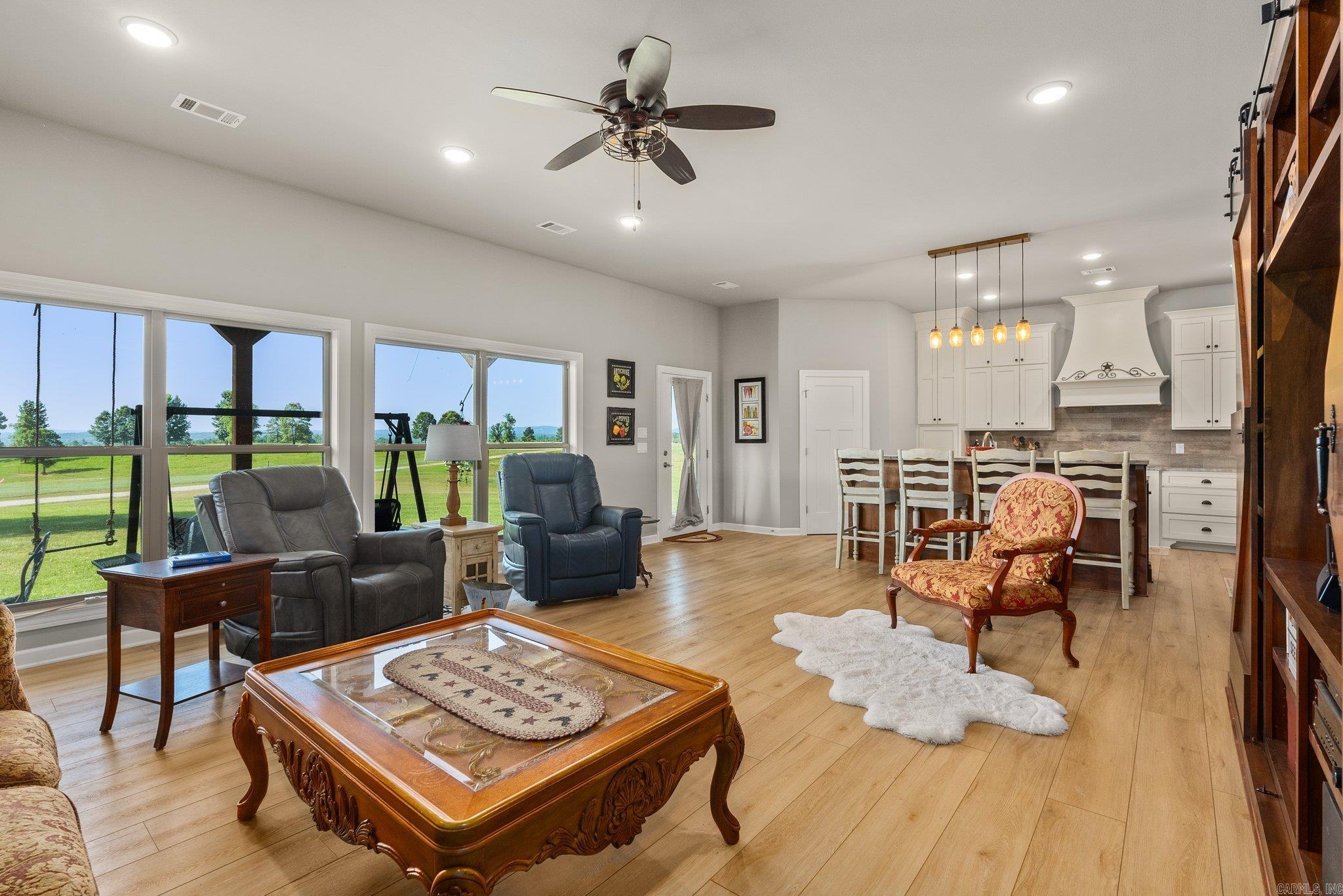 LONSDALE - CITY - Residential