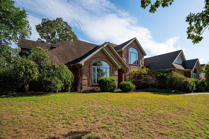 Discover the epitome of luxury living in the prized Stonegate subdivision with this fully remodeled 4-bedroom, 3.5-bath estate. A stunning showcase of elegance and modern design, this home offers an open-concept living area flooded with natural light, a gourmet chef's kitchen with top-of-the-line appliances, and a lavish master suite with a spa-like ensuite bathroom. With its prime location and top-rated schools, this is an unparalleled opportunity for sophisticated living. Schedule a showing today!