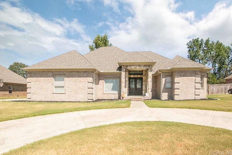 Fabulous layout and Tons of space in this very nice custom home located in the sought after subdivision of The Park On Mt Springs.  This home features a formal dining area with built in hutch plus a breakfast area, two livings areas with surround sound & high ceilings, an office/nursery, and three large bedrooms each with their own bathroom and walk in closets!  The chef of the house will love the large kitchen which features a center island, granite countertops, plenty of gorgeous stained cabinets, and tons of counterspace.  You'll love the large laundry room too with cabinets and countertop.  OUtside features include a circle drive, side load garage, large fenced backyard and covered patio.  This is one you need to see in person!